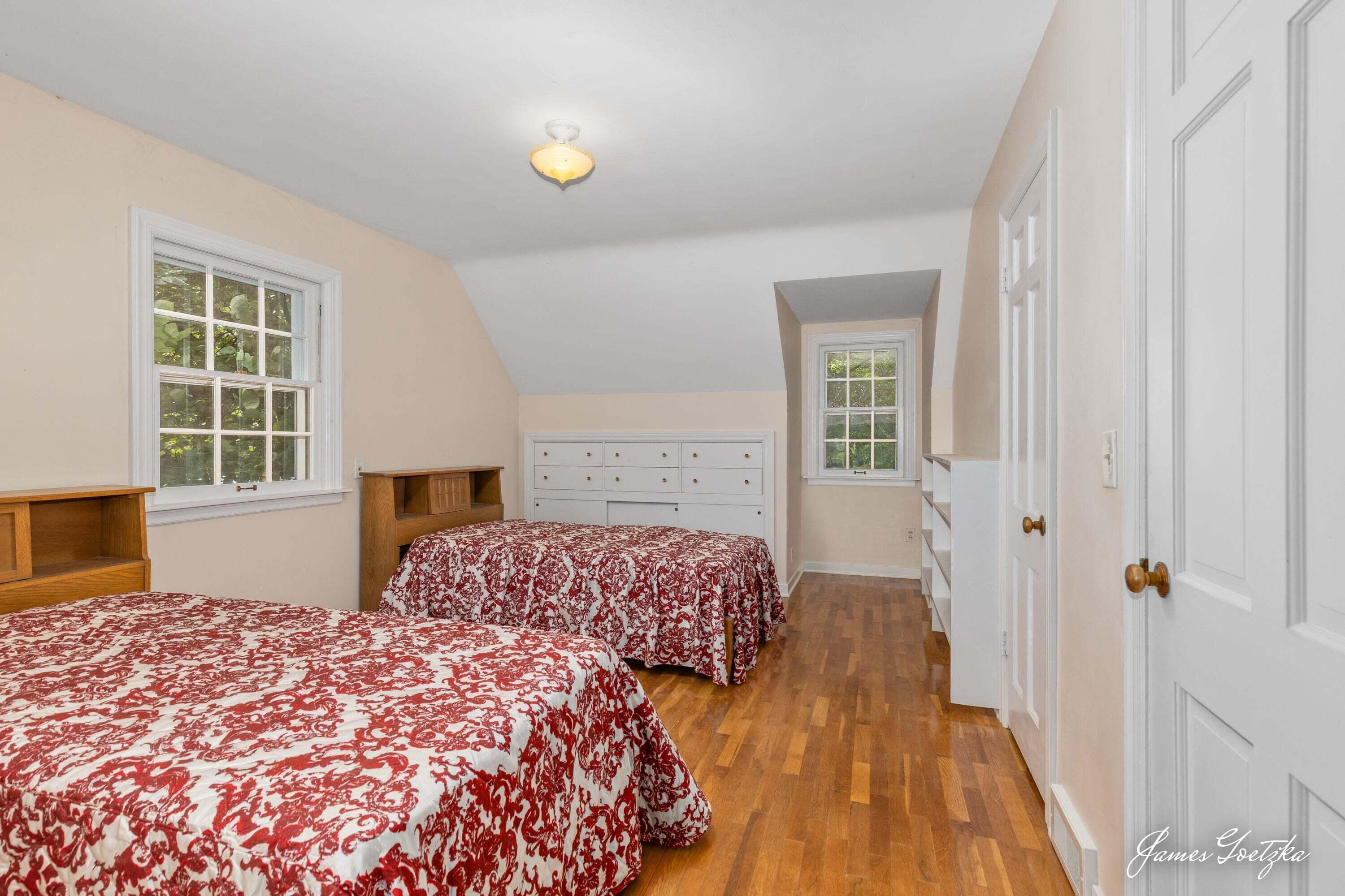 2352 SE Jefferson Drive SE Grand Rapids MI 49507