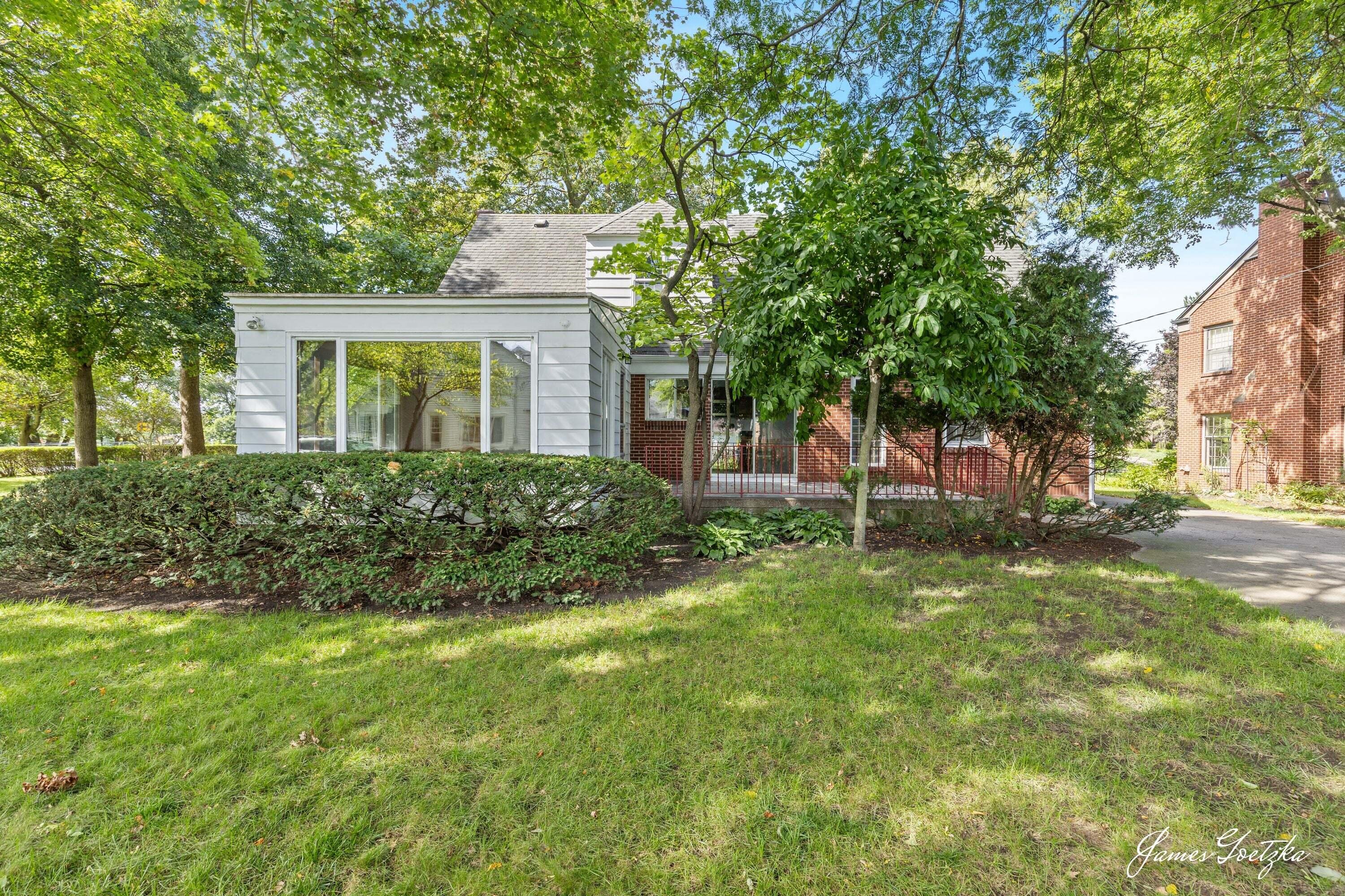 2352 SE Jefferson Drive SE Grand Rapids MI 49507