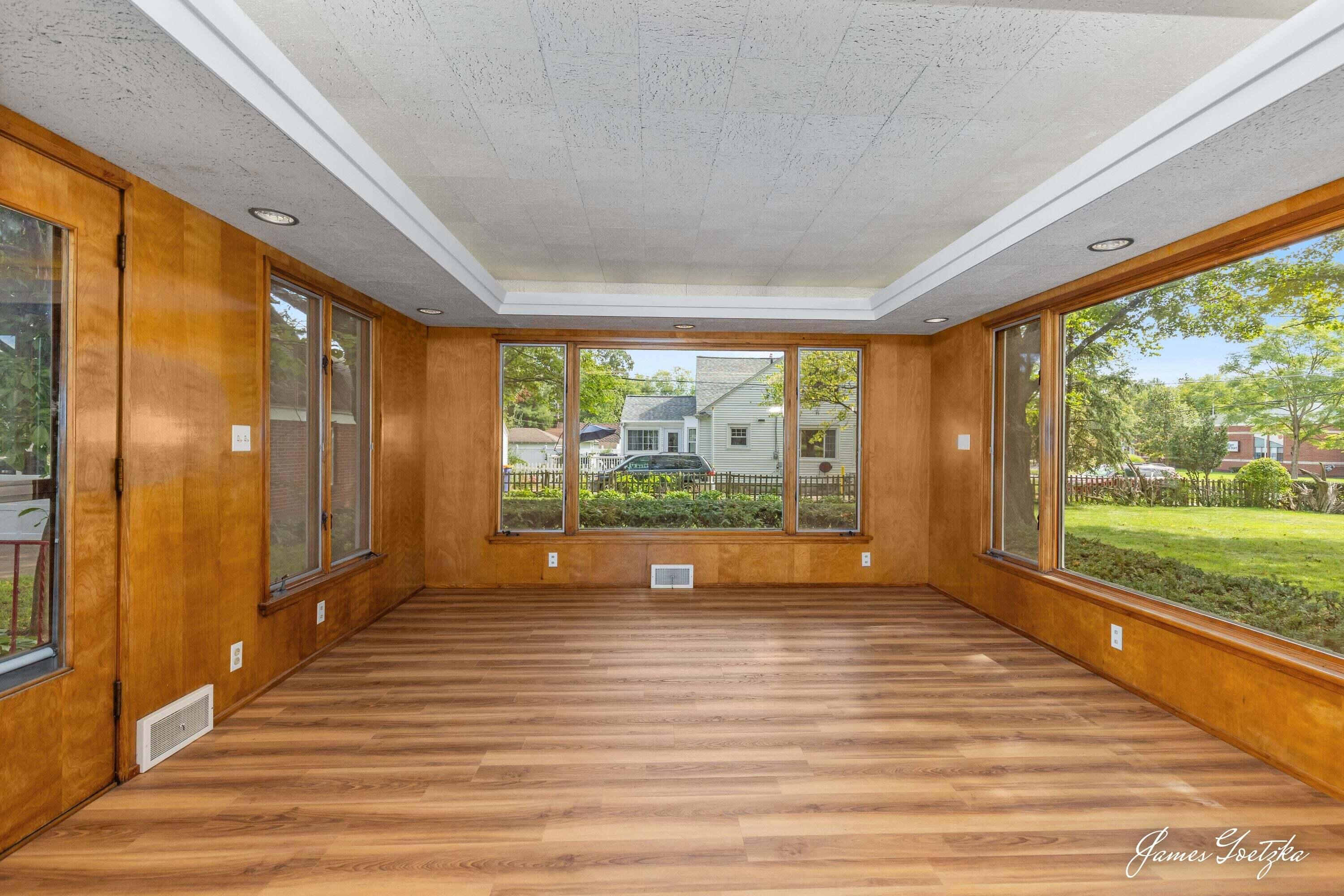2352 SE Jefferson Drive SE Grand Rapids MI 49507