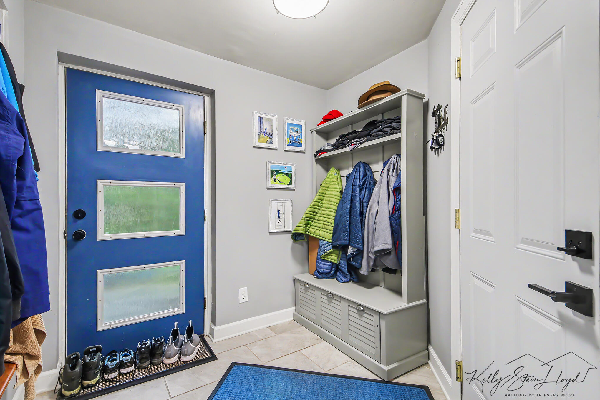 818 Iroquois Drive SE Grand Rapids MI 49506