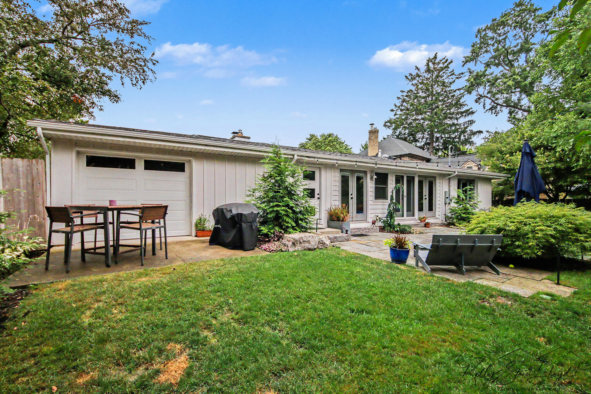 818 Iroquois Drive SE Grand Rapids MI 49506
