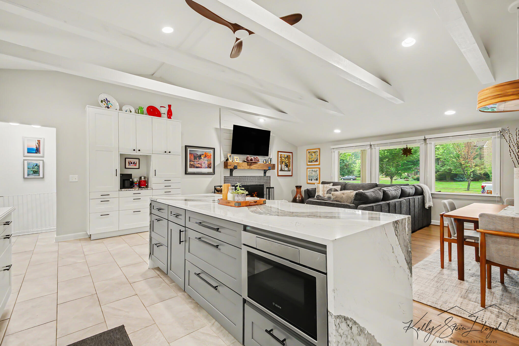 818 Iroquois Drive SE Grand Rapids MI 49506