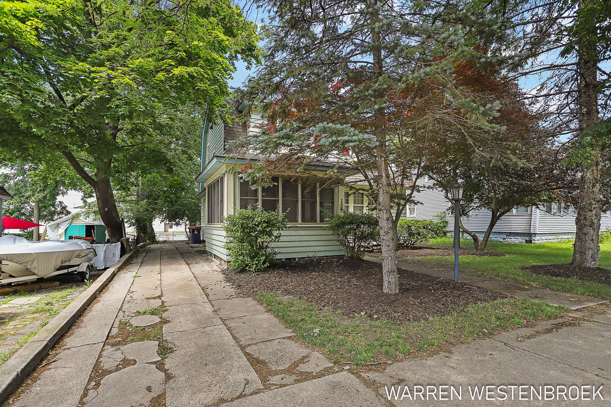 199 W 9th Street Holland MI 49423