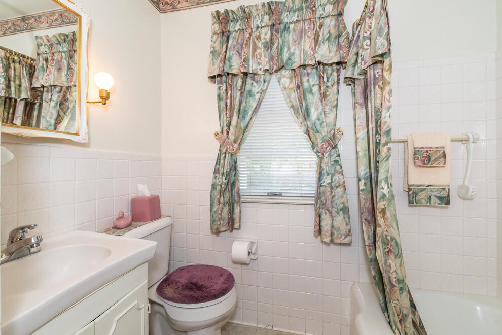341 E Glenguile Avenue Kalamazoo MI 49004