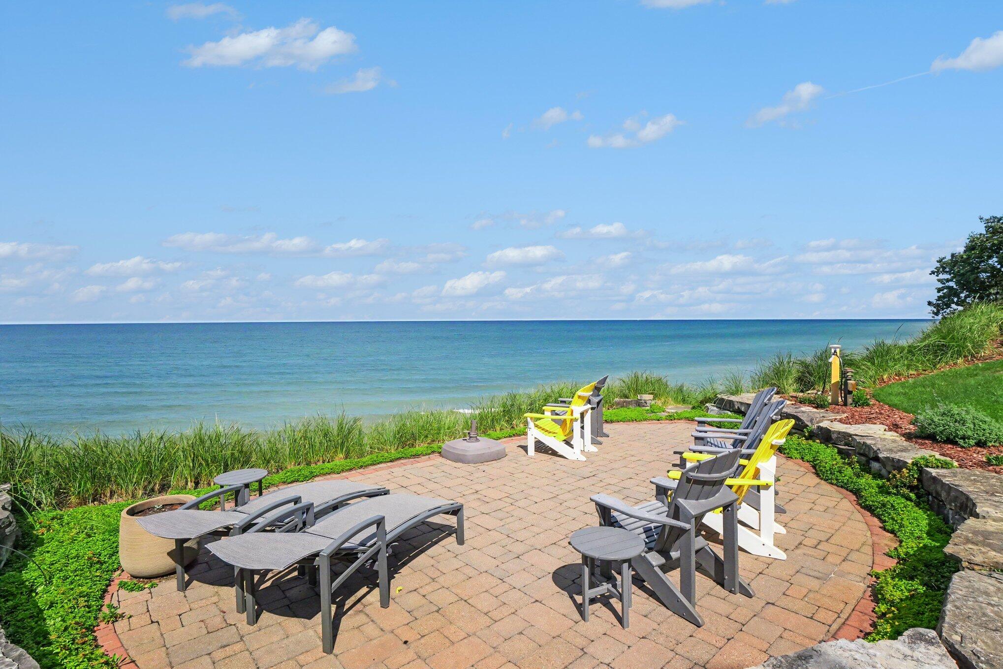 6935 Blue Water Lane Fennville MI 49408