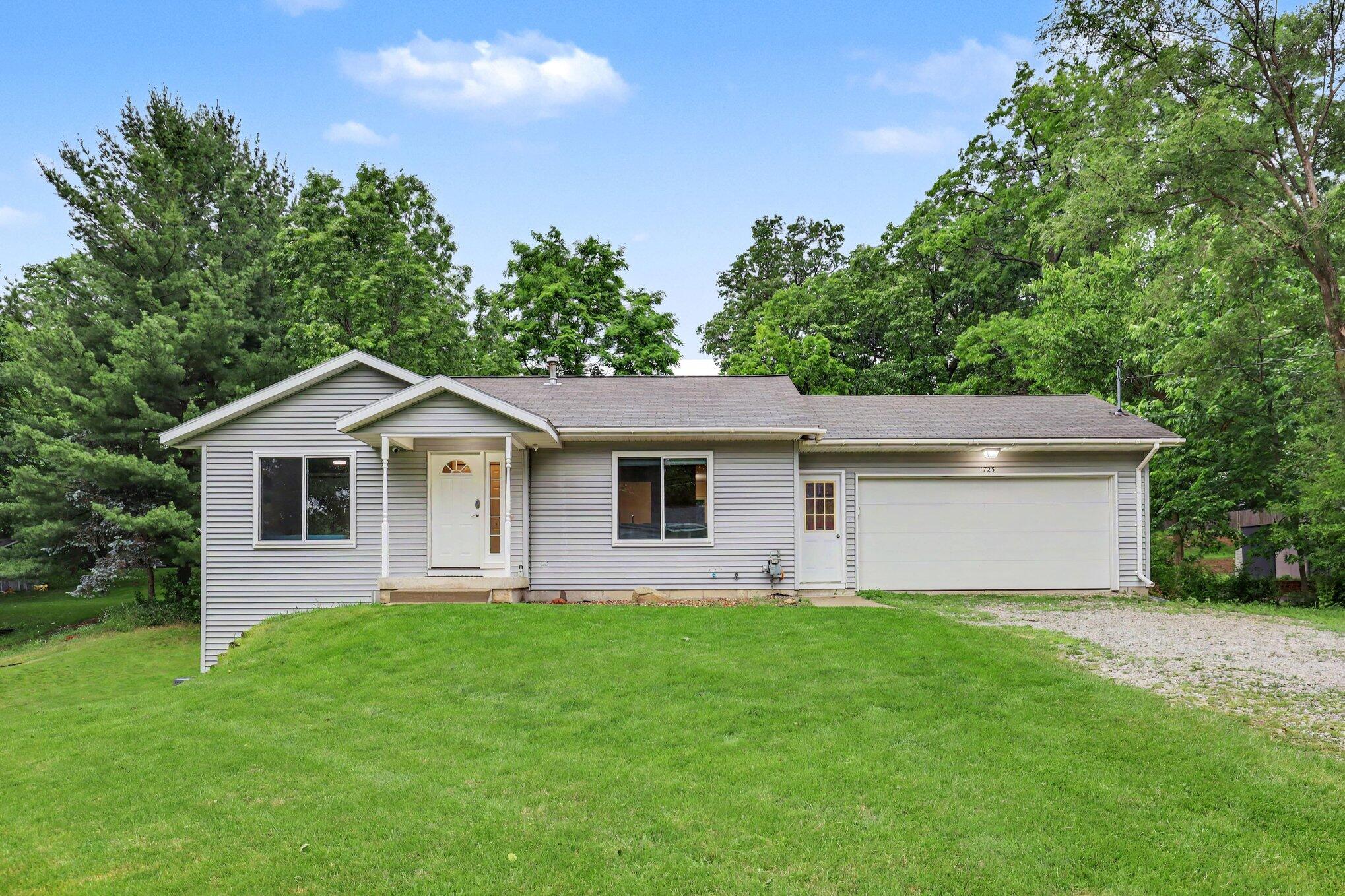 1725 Kreft Street NE Grand Rapids MI 49525