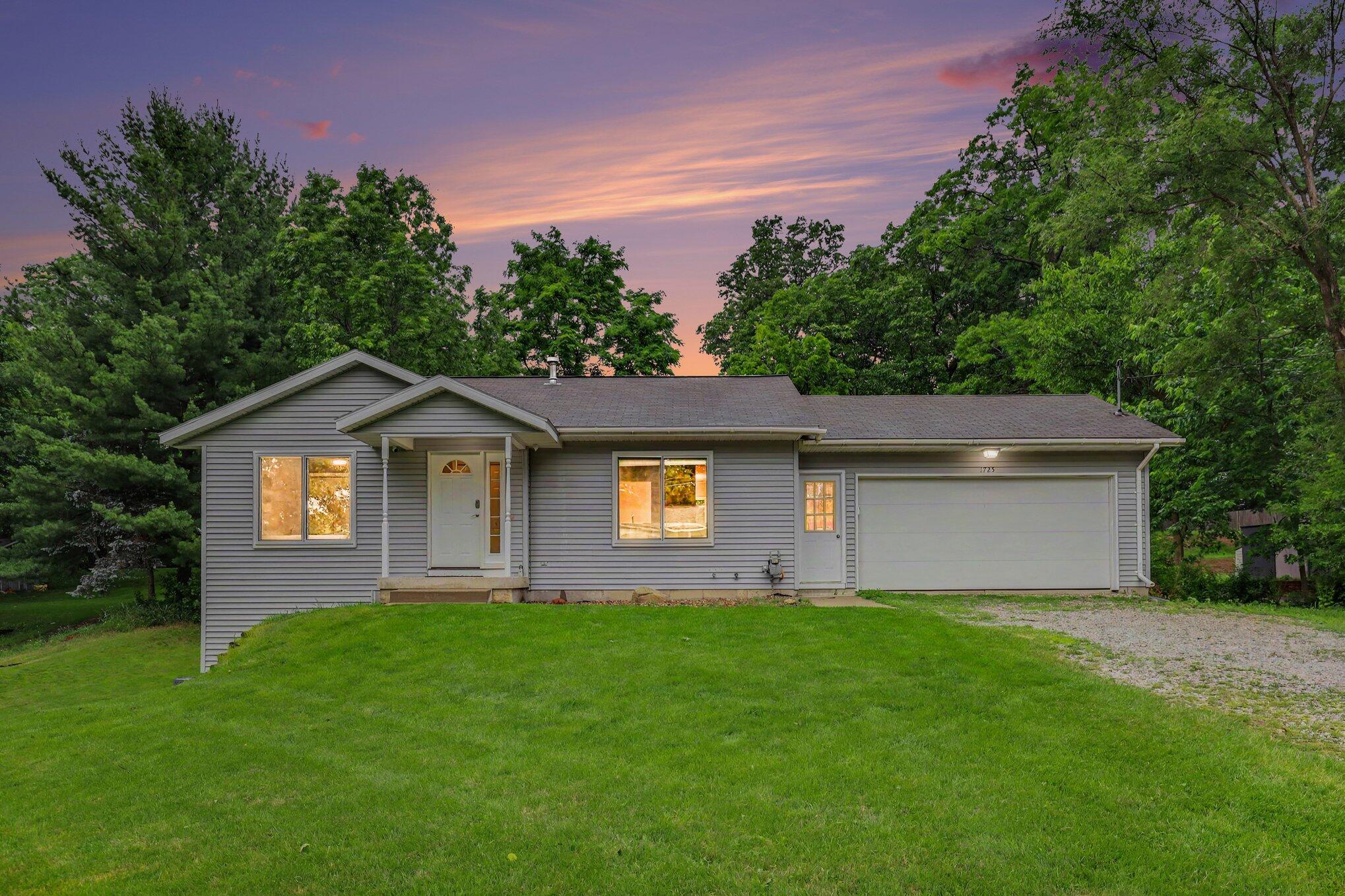1725 Kreft Street NE Grand Rapids MI 49525