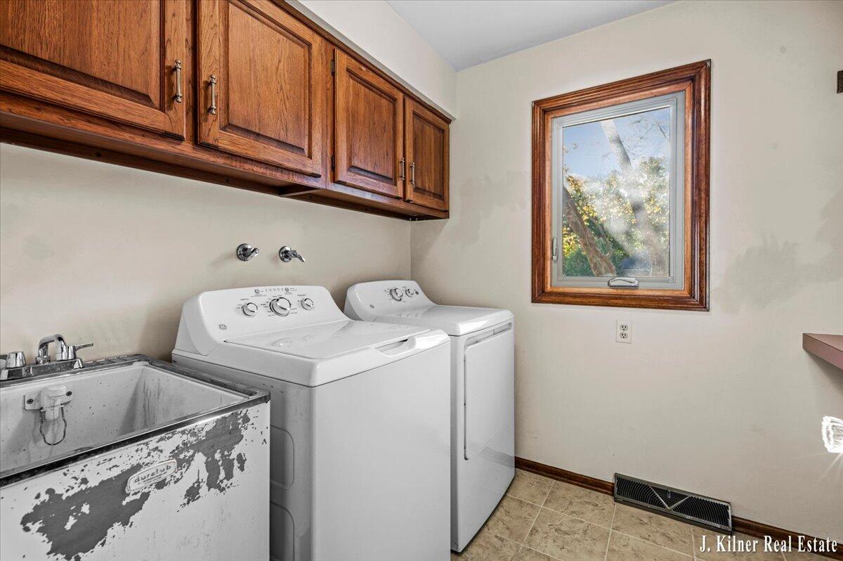 472 Ashton Court SE Grand Rapids MI 49546