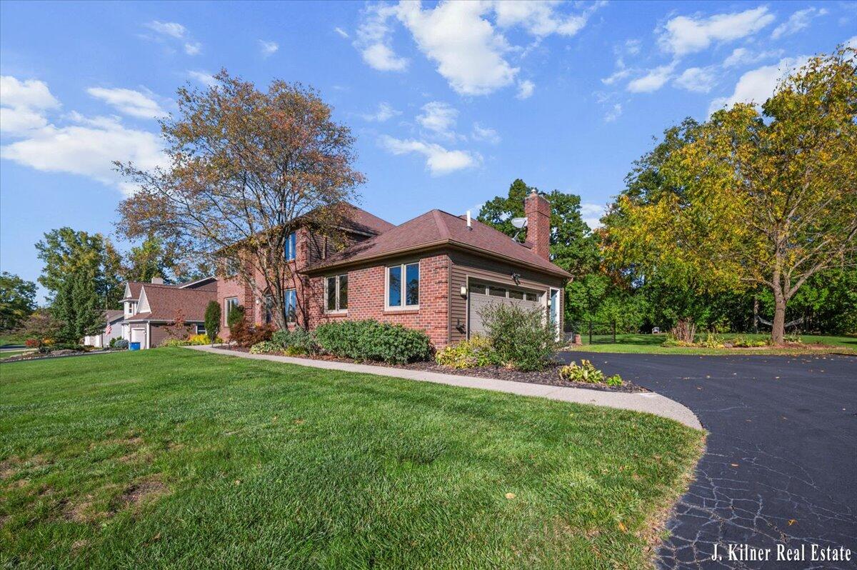 472 Ashton Court SE Grand Rapids MI 49546