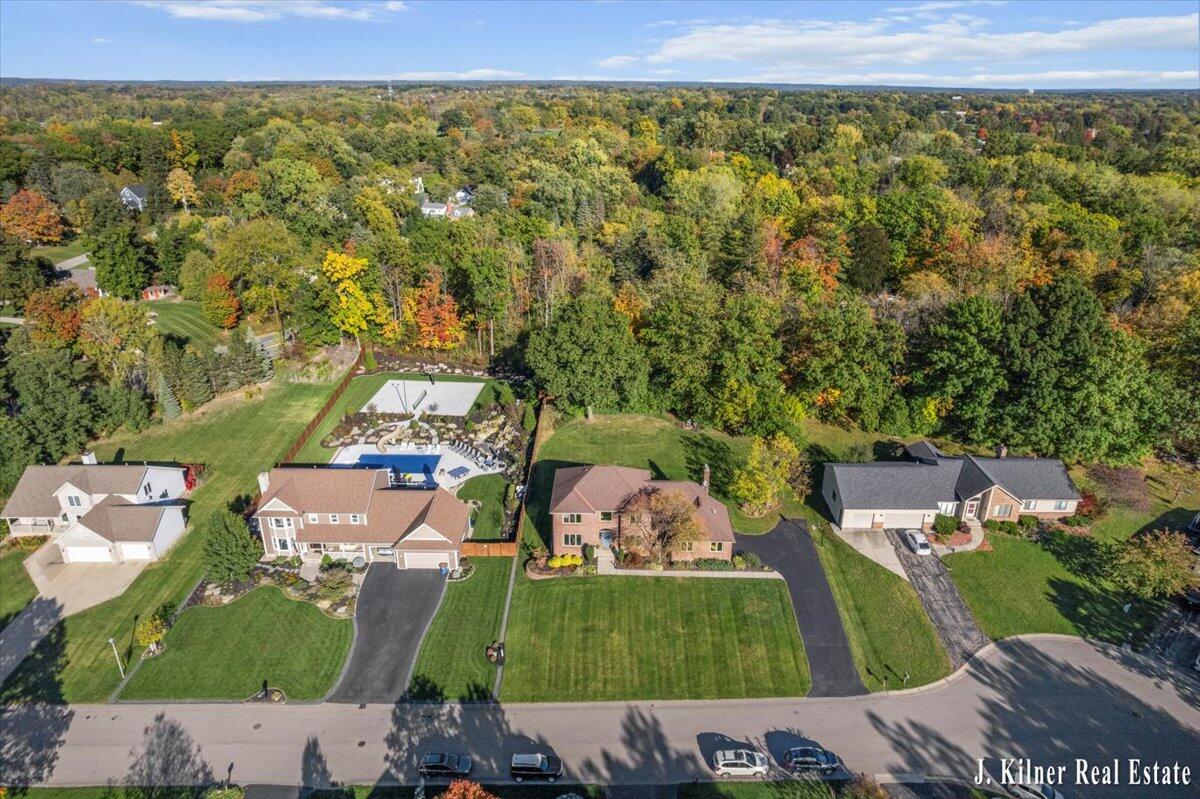 472 Ashton Court SE Grand Rapids MI 49546