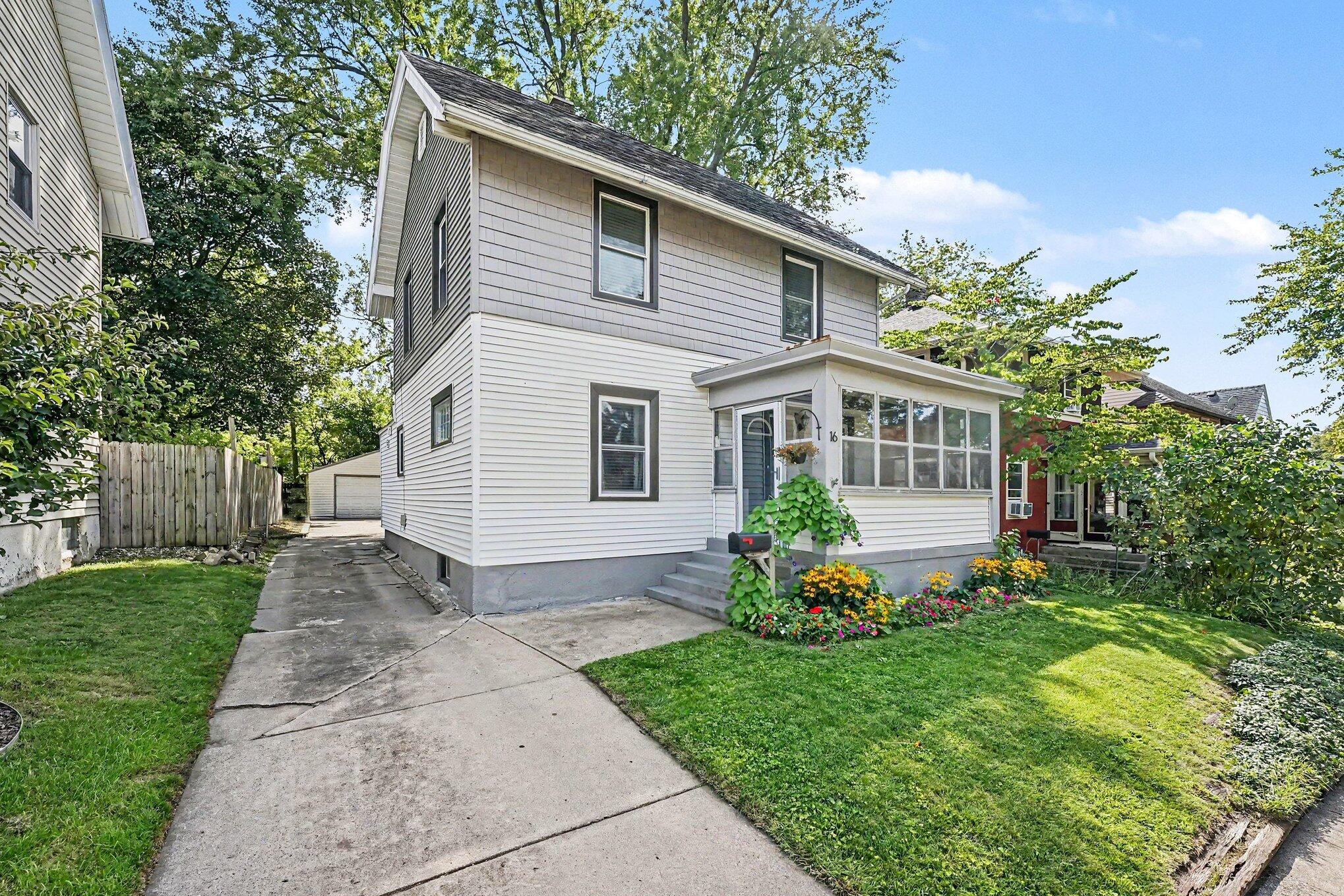 16 Dean Street NE Grand Rapids MI 49505