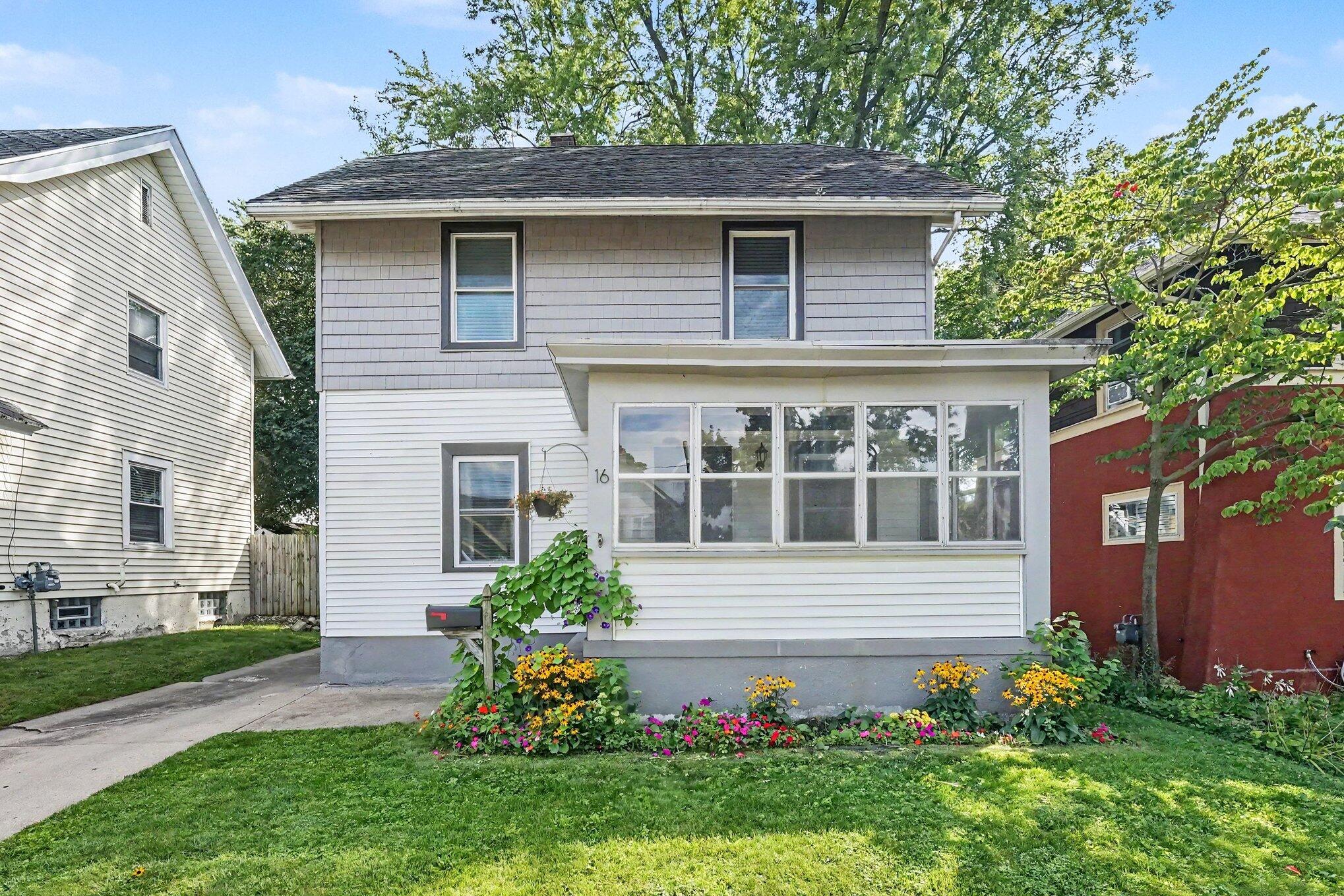 16 Dean Street NE Grand Rapids MI 49505