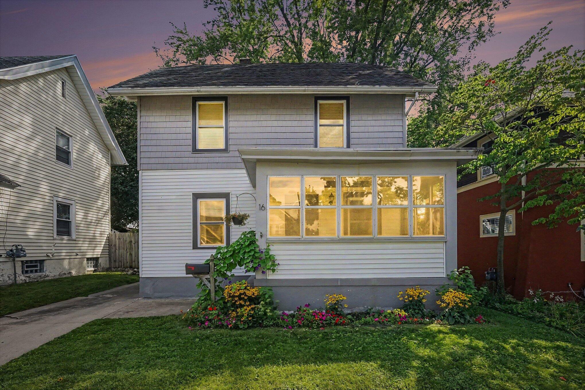 16 Dean Street NE Grand Rapids MI 49505