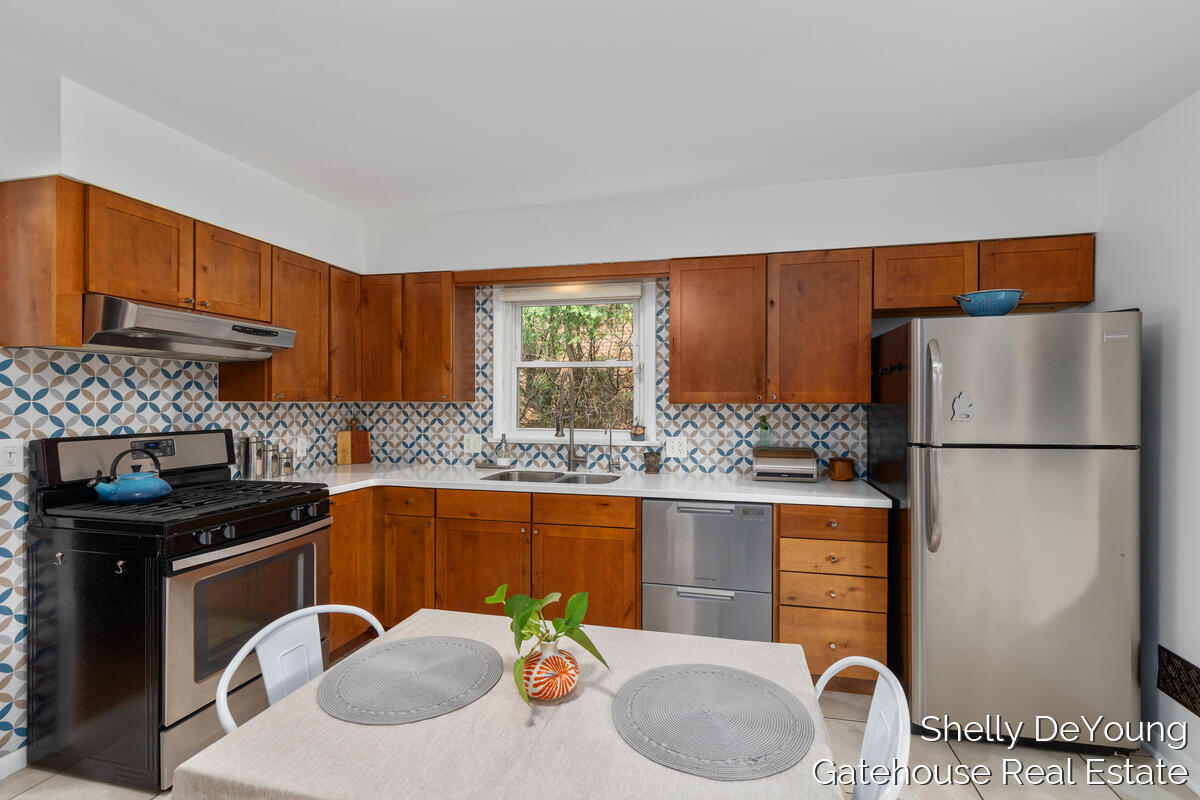 1570 E Terrace Street NE Grand Rapids MI 49503