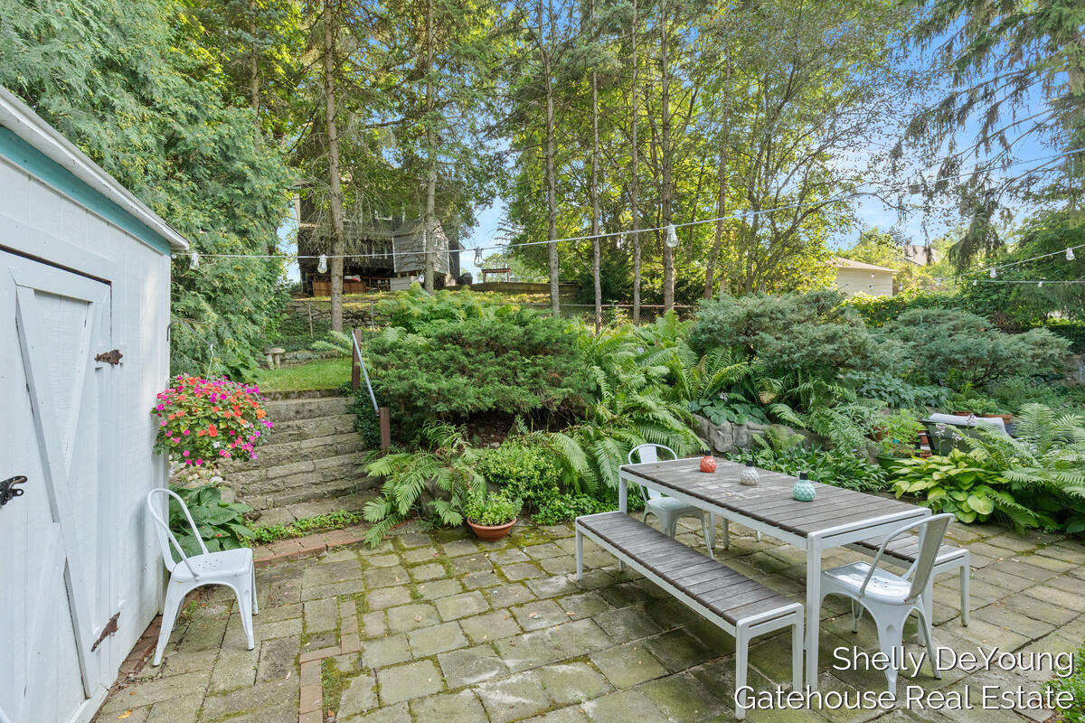 1570 E Terrace Street NE Grand Rapids MI 49503