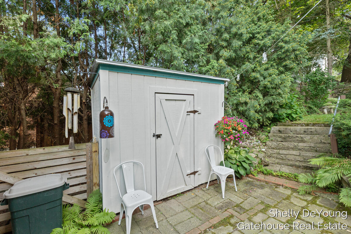 1570 E Terrace Street NE Grand Rapids MI 49503