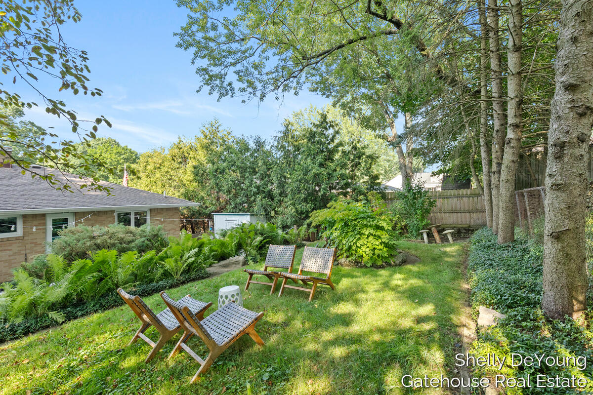 1570 E Terrace Street NE Grand Rapids MI 49503