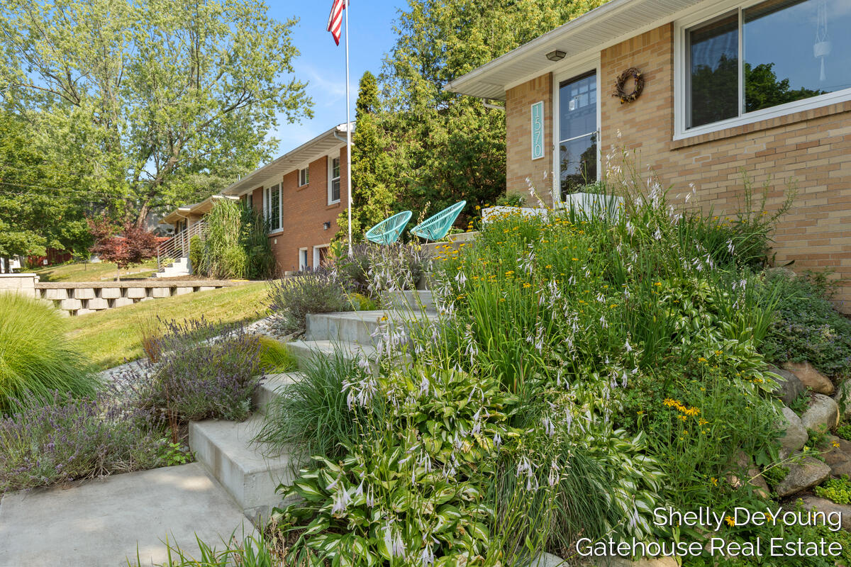 1570 E Terrace Street NE Grand Rapids MI 49503