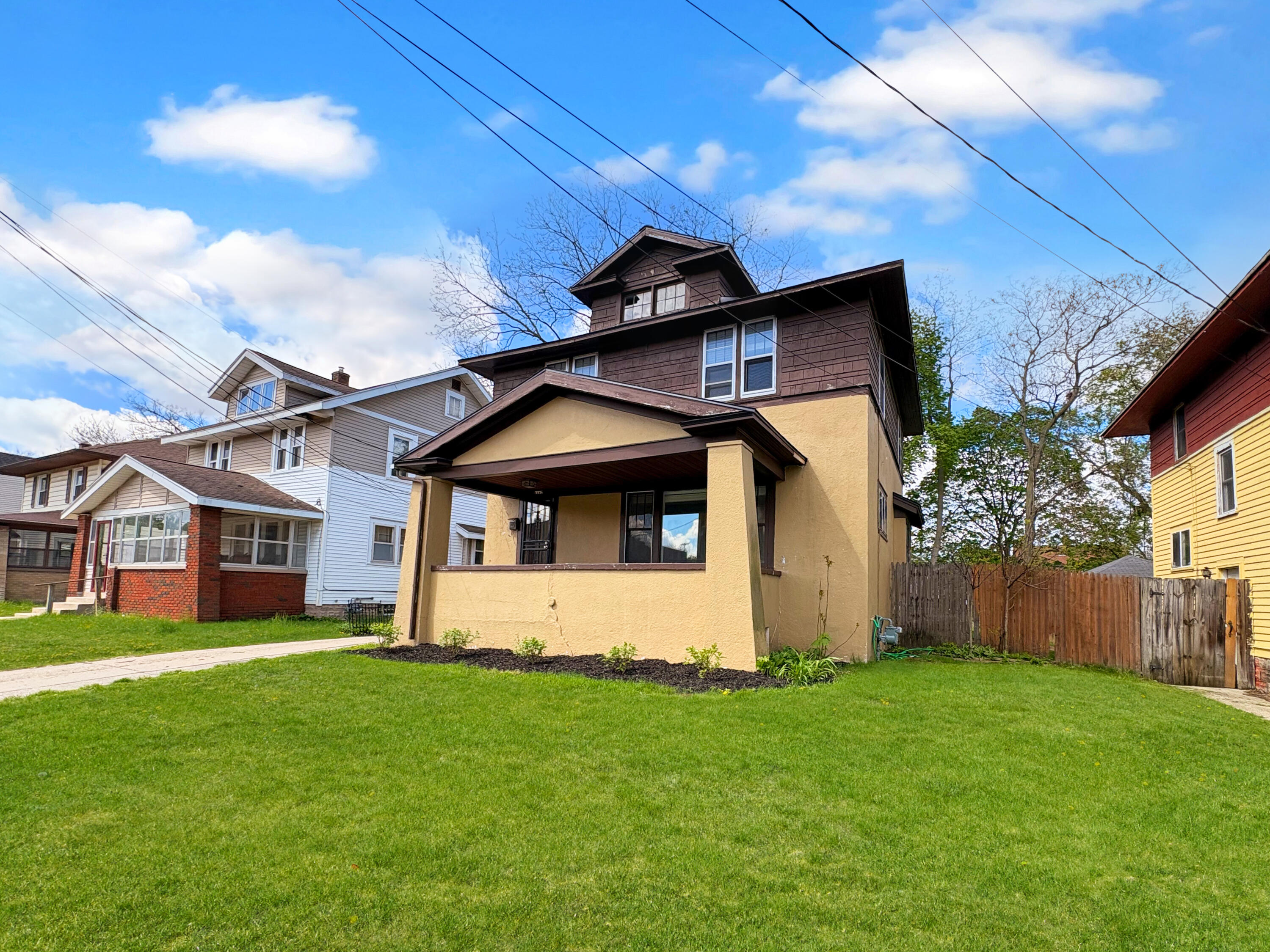 1107 Neland Avenue SE Grand Rapids MI 49507