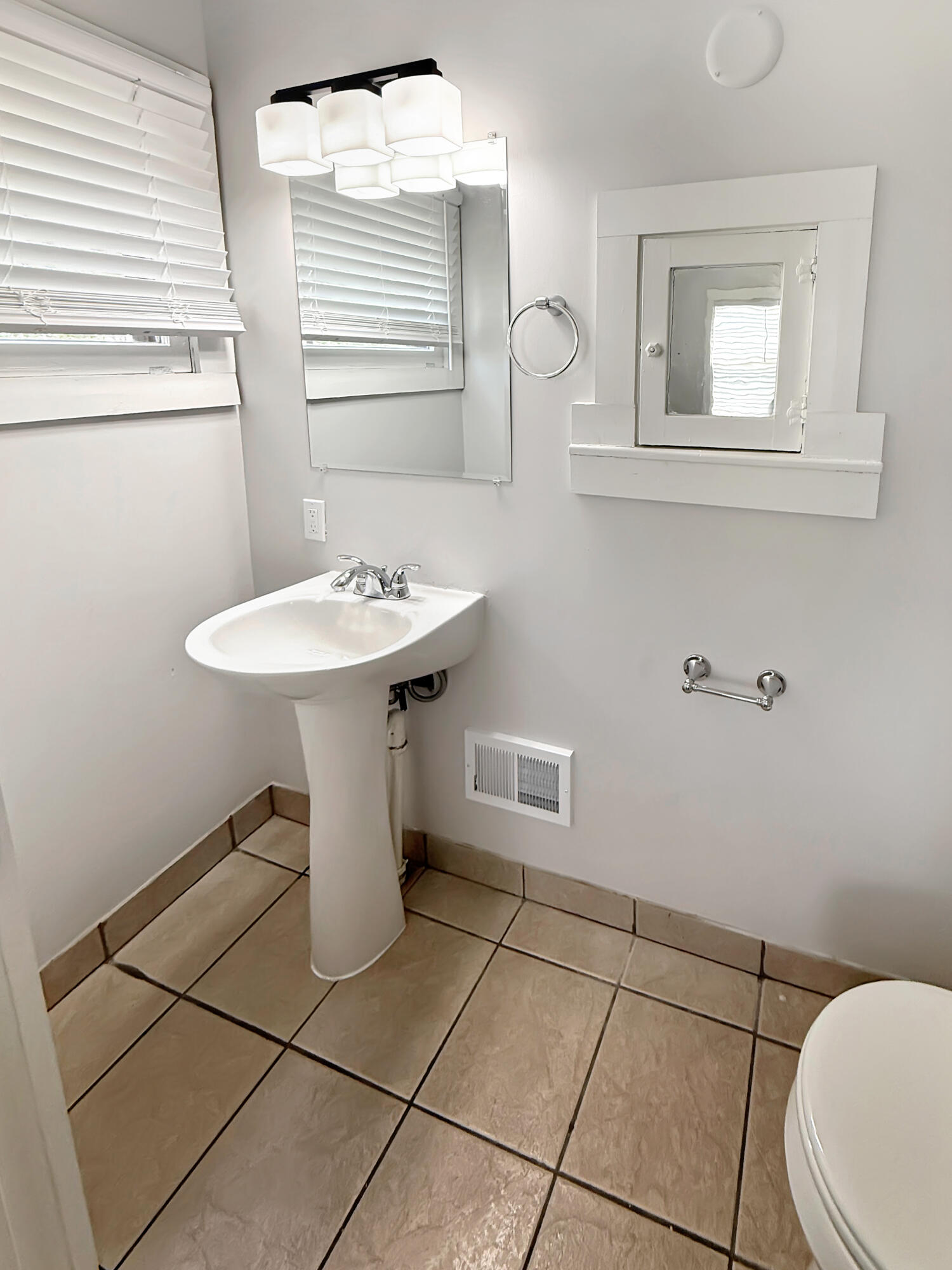 1107 Neland Avenue SE Grand Rapids MI 49507