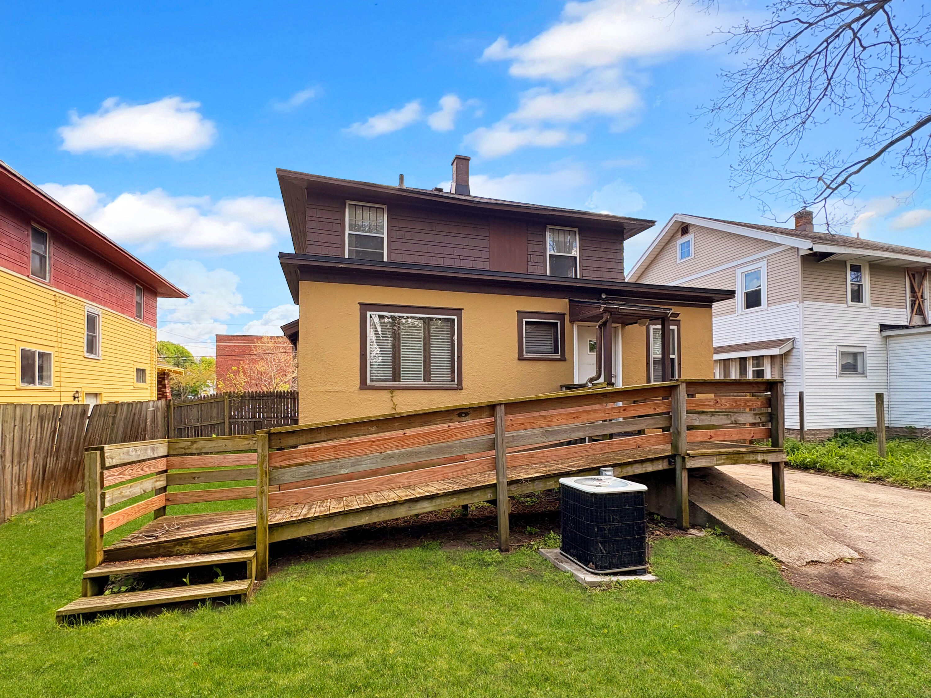 1107 Neland Avenue SE Grand Rapids MI 49507