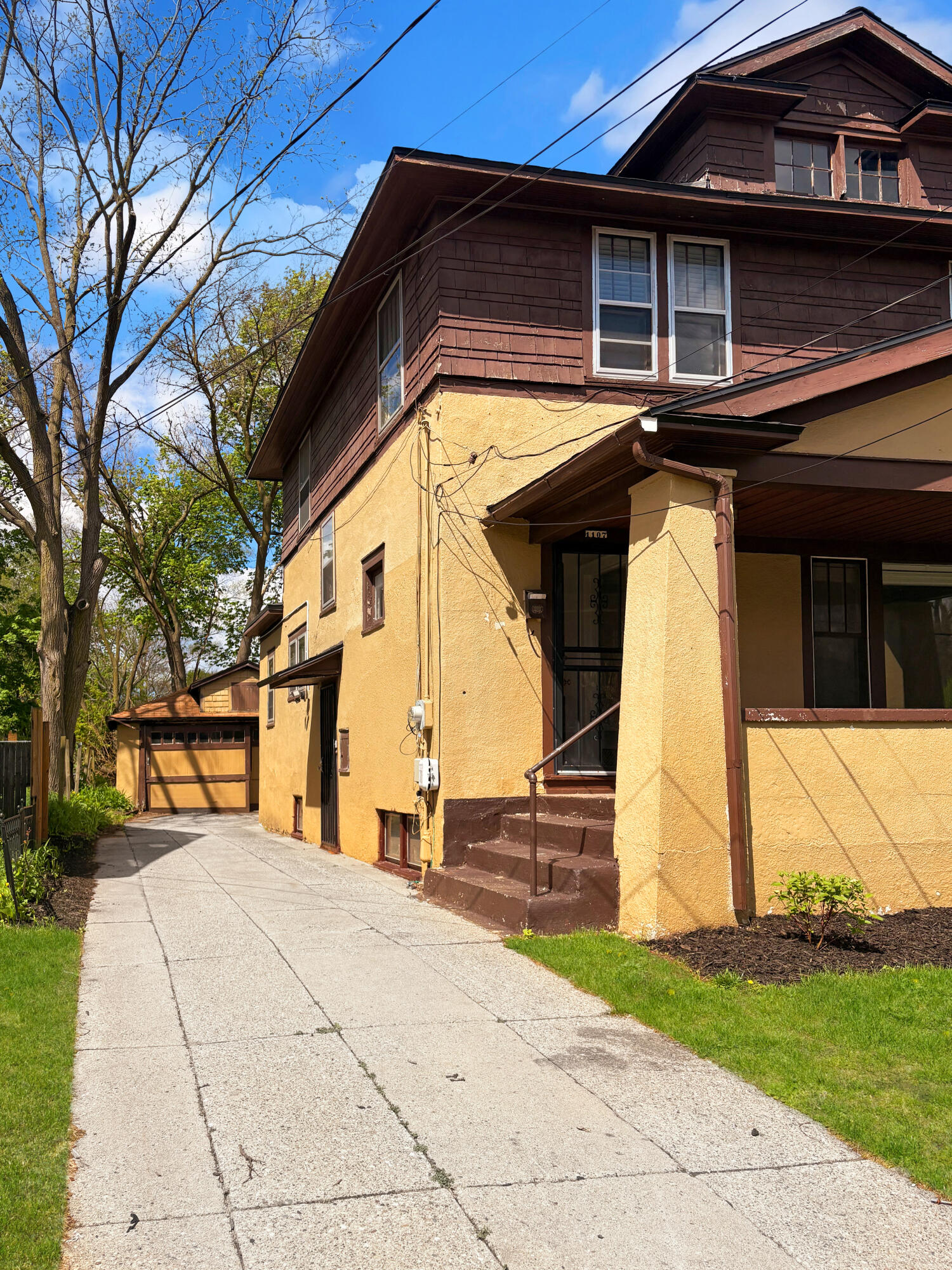 1107 Neland Avenue SE Grand Rapids MI 49507