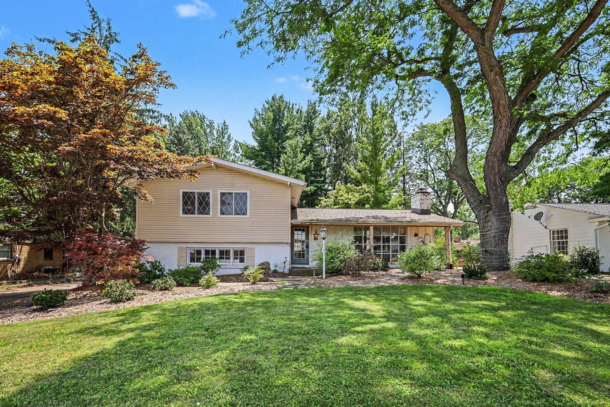 1846 Eastbrook Street SE Grand Rapids MI 49508