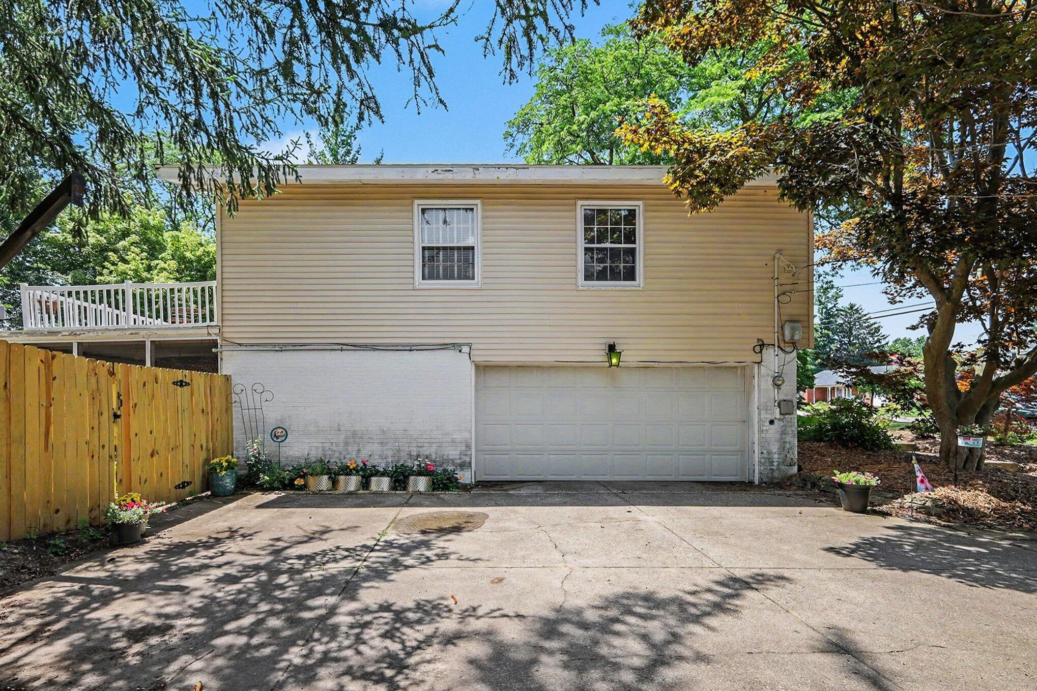 1846 Eastbrook Street SE Grand Rapids MI 49508