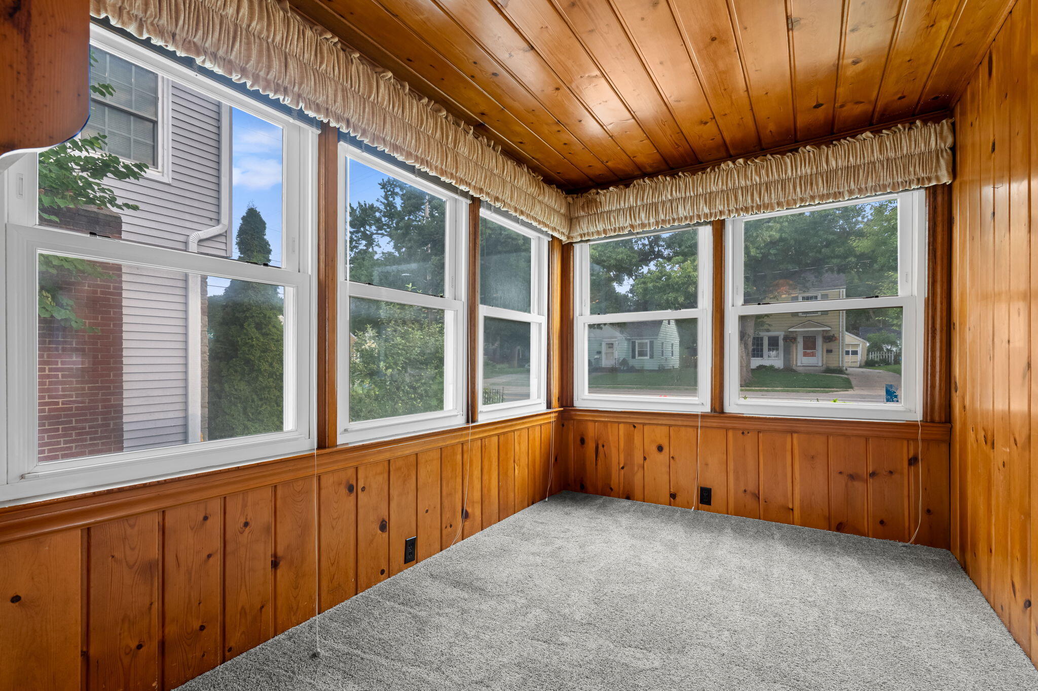 1128 SE Alger Street SE Grand Rapids MI 49507