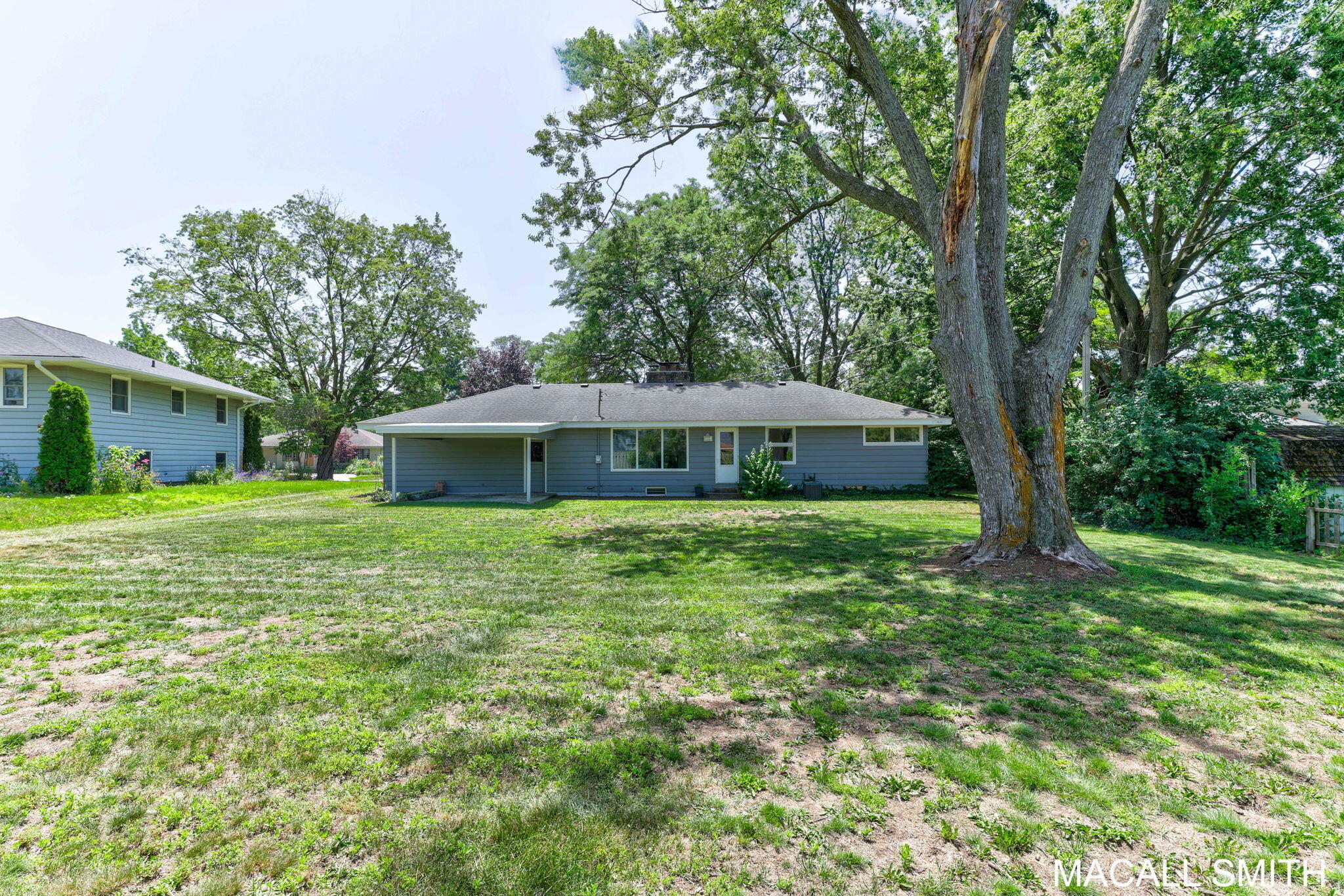 339 Wildwood Drive Holland MI 49423