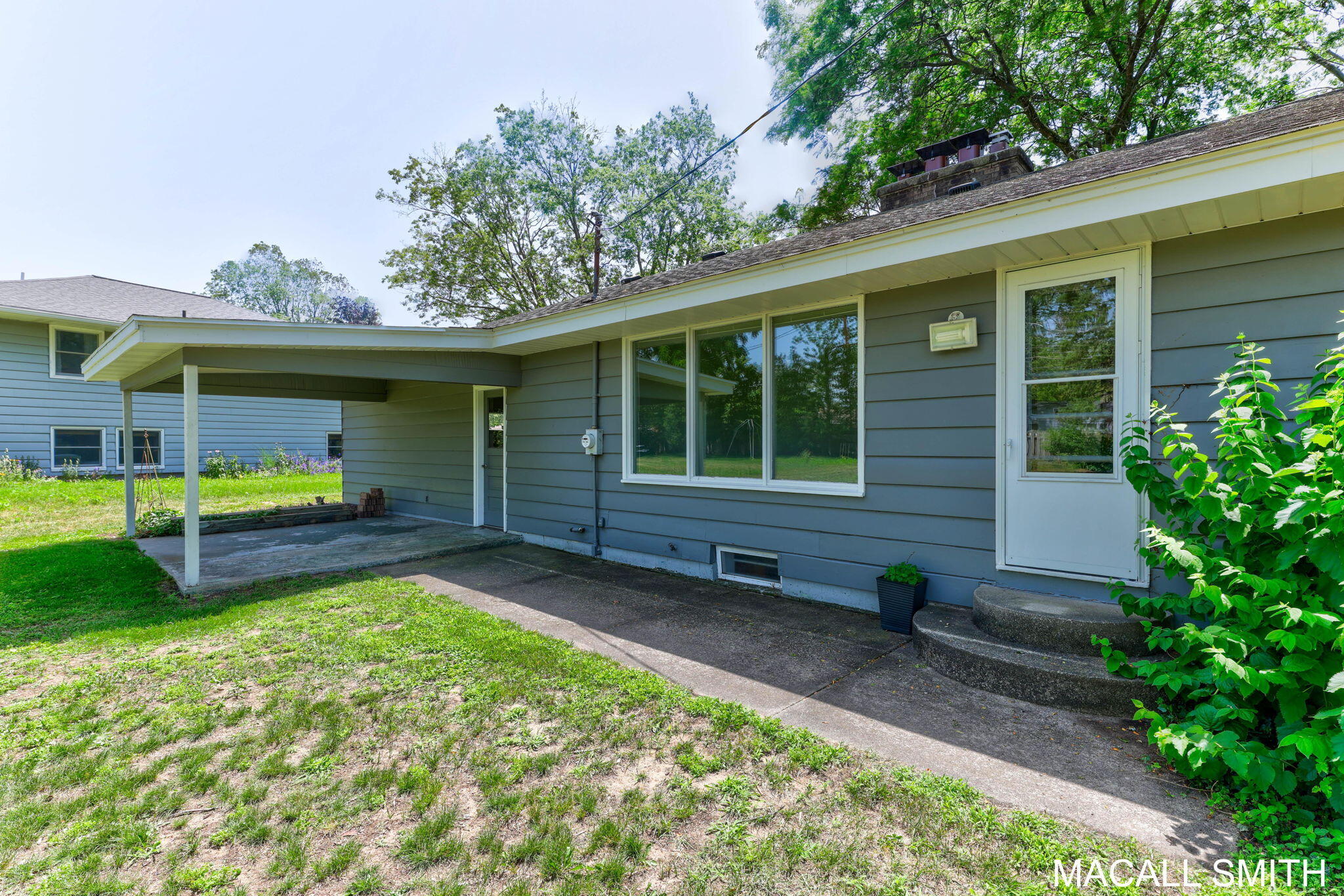 339 Wildwood Drive Holland MI 49423