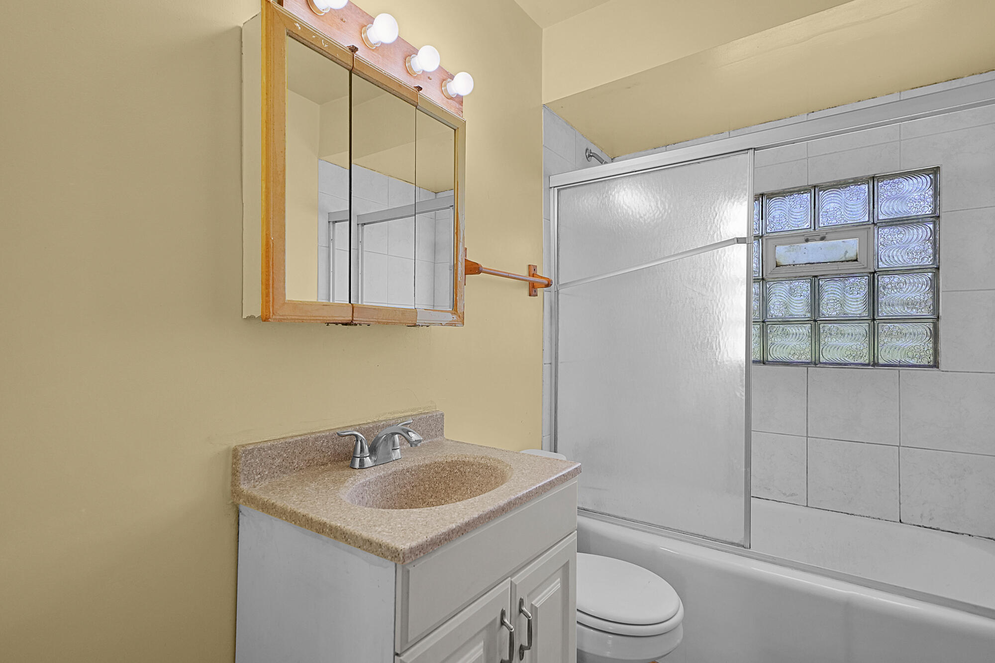 973 Valley Avenue NW Grand Rapids MI 49504