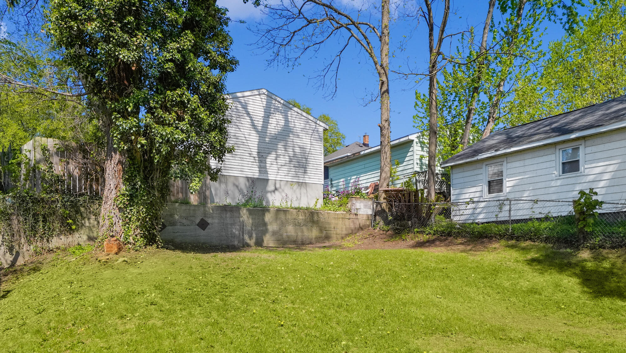 973 Valley Avenue NW Grand Rapids MI 49504