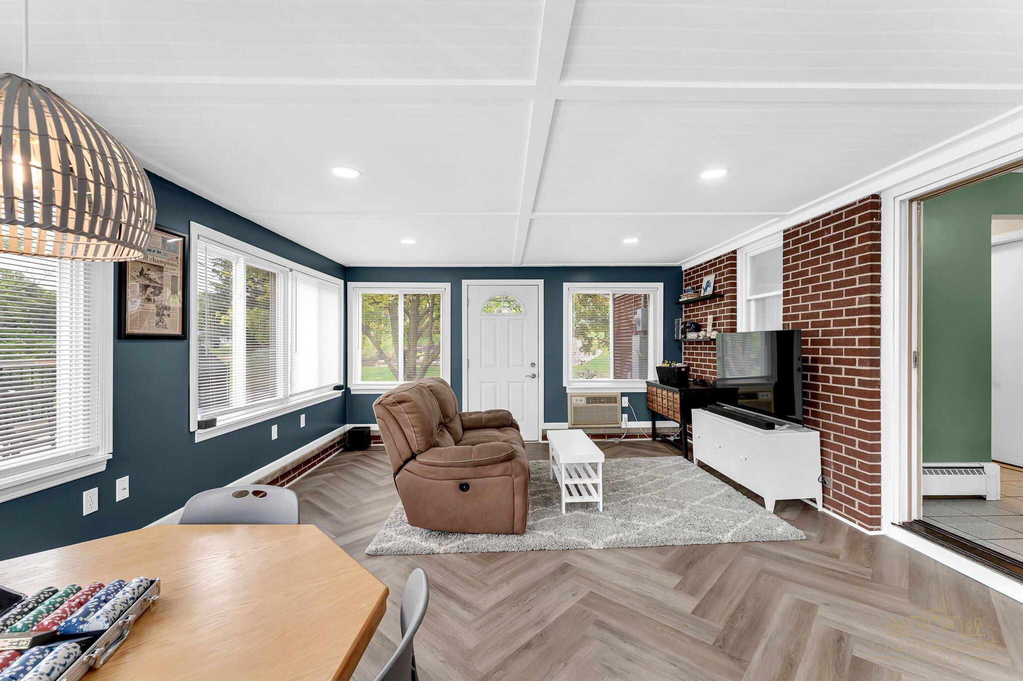 319 Greenridge Drive NW Grand Rapids MI 49544