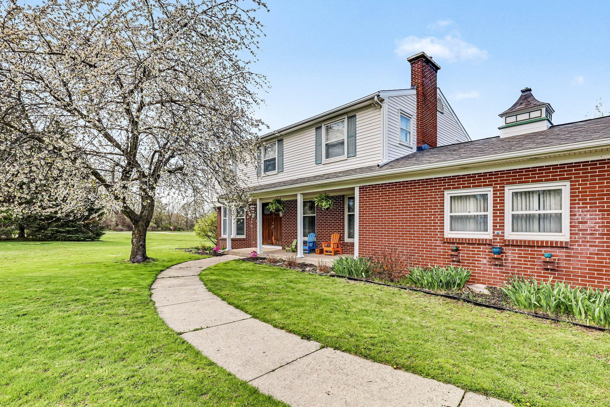 319 Greenridge Drive NW Grand Rapids MI 49544