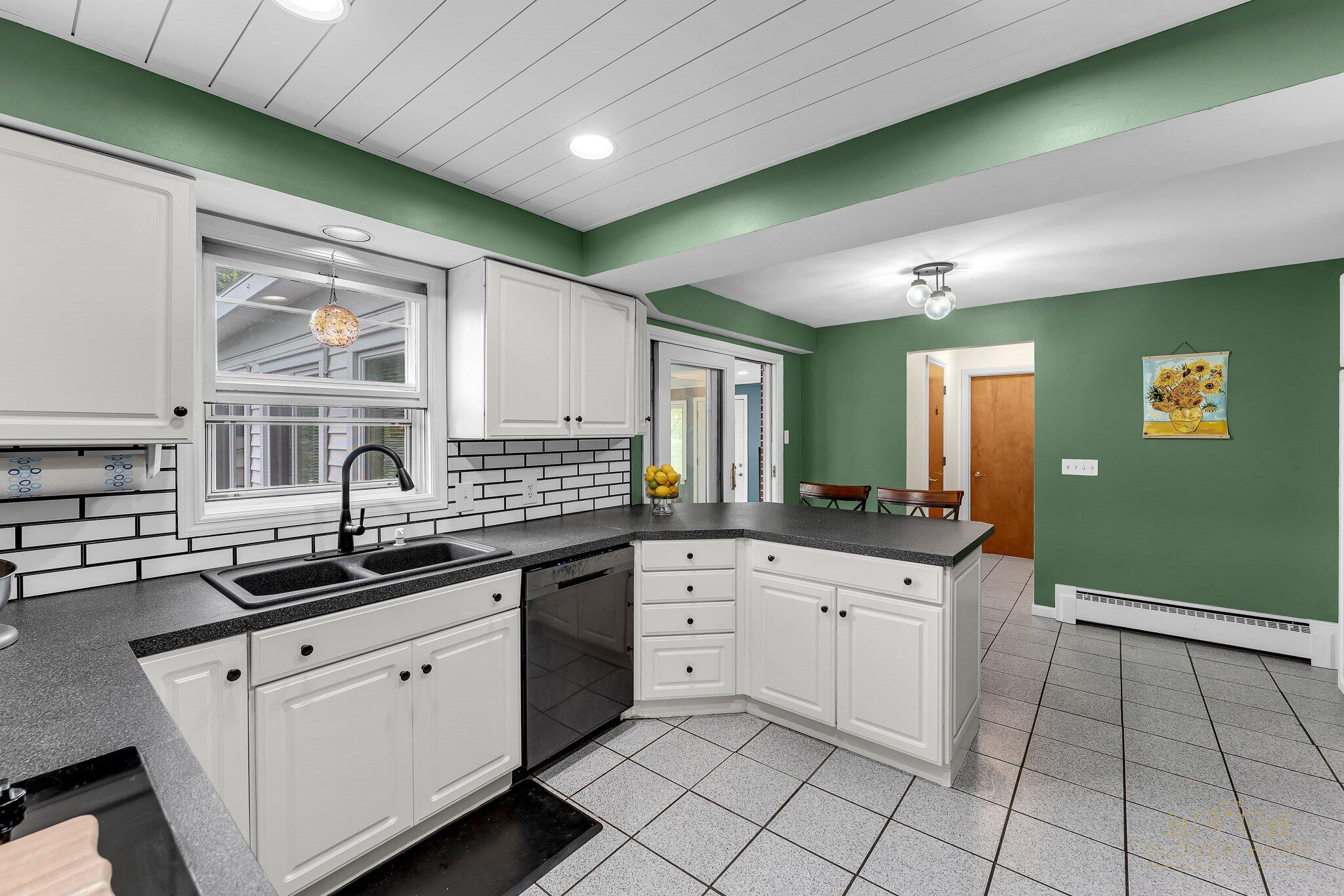 319 Greenridge Drive NW Grand Rapids MI 49544