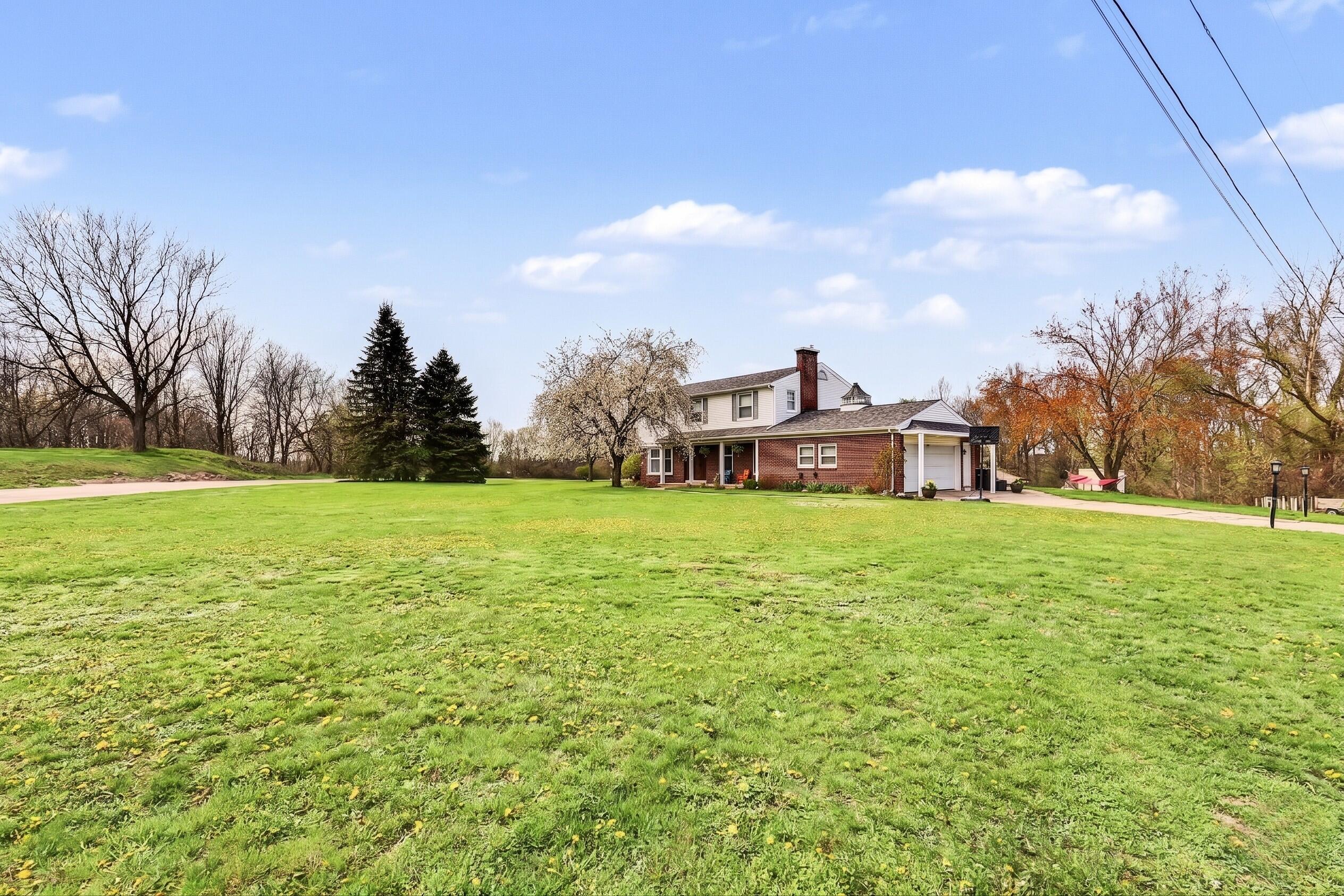 319 Greenridge Drive NW Grand Rapids MI 49544