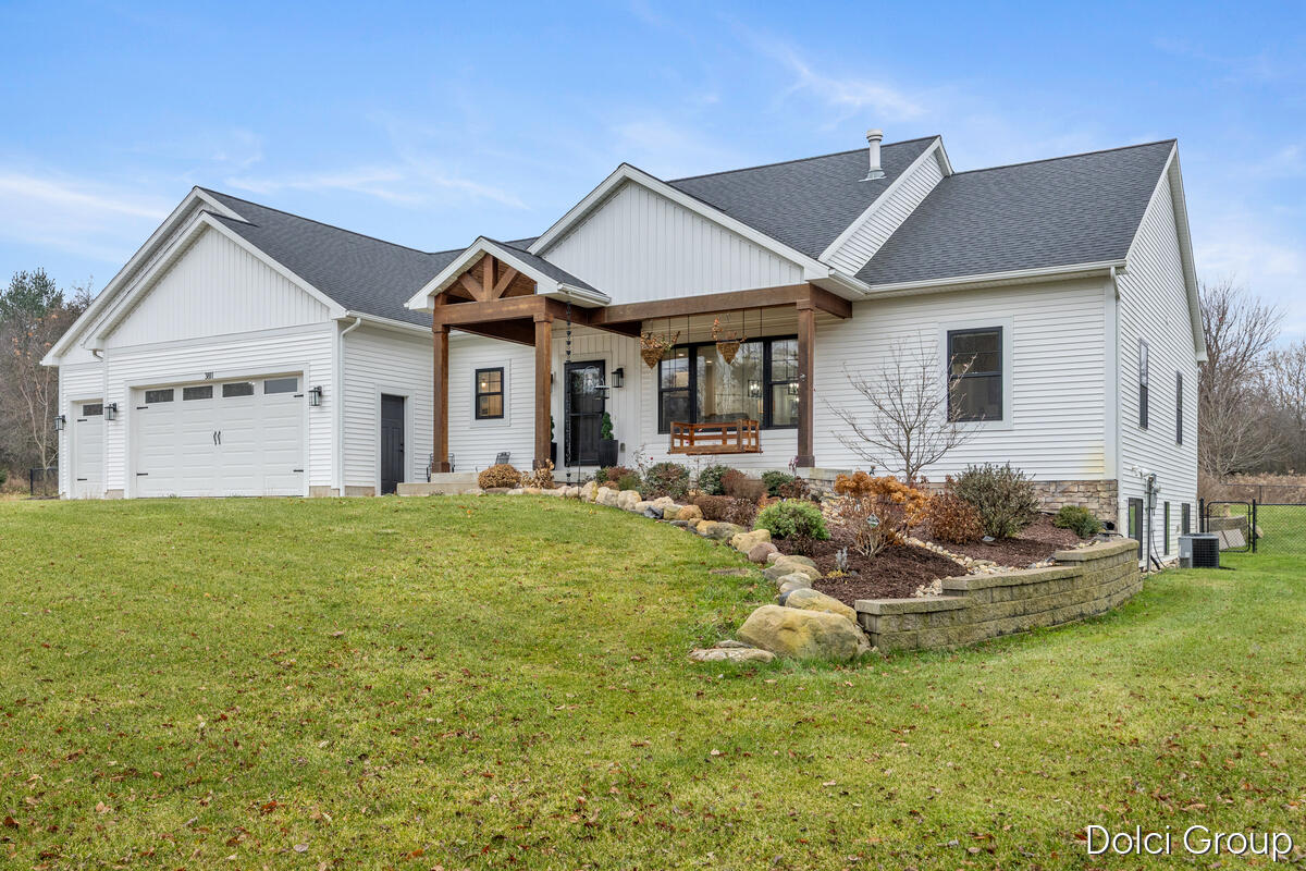 3811 Peach Ridge Avenue NW Grand Rapids MI 49544