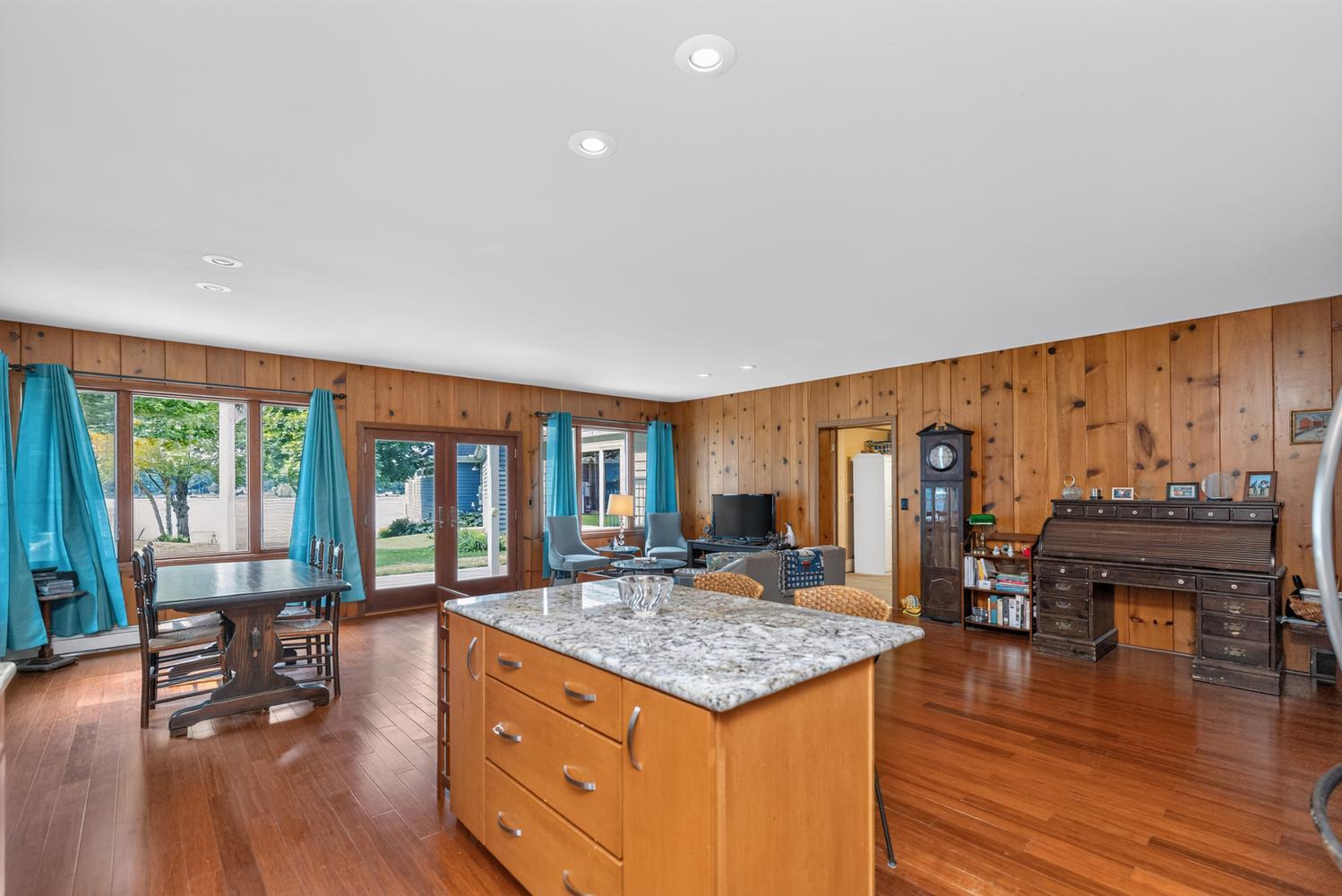 21129 Shore Acres Road Cassopolis MI 49031