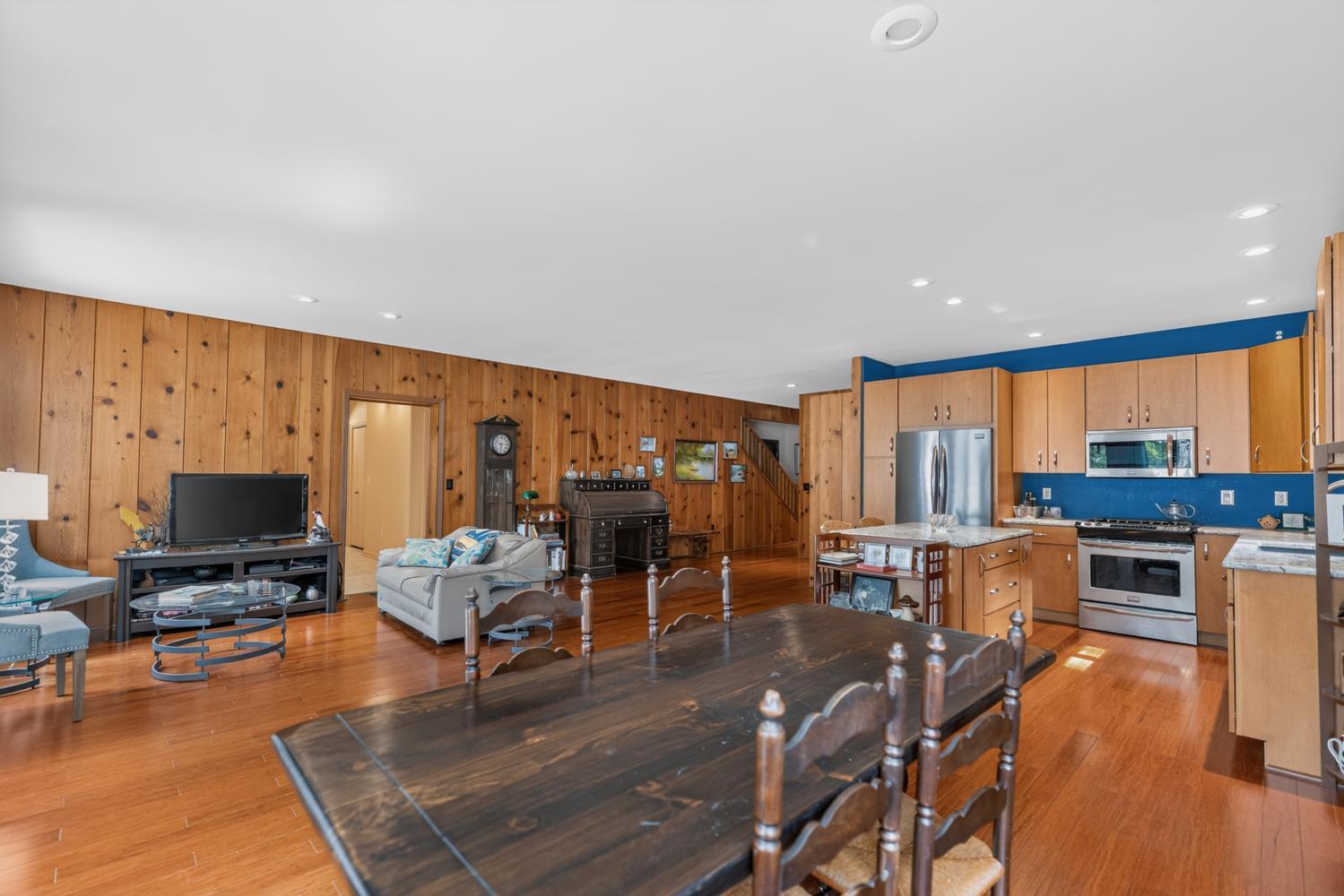 21129 Shore Acres Road Cassopolis MI 49031