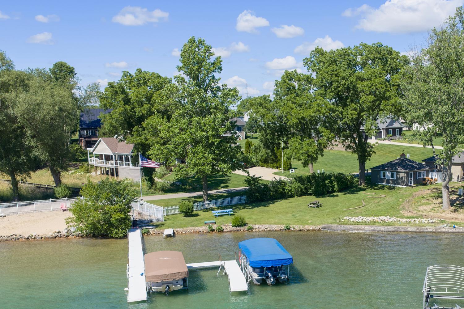 21129 Shore Acres Road Cassopolis MI 49031