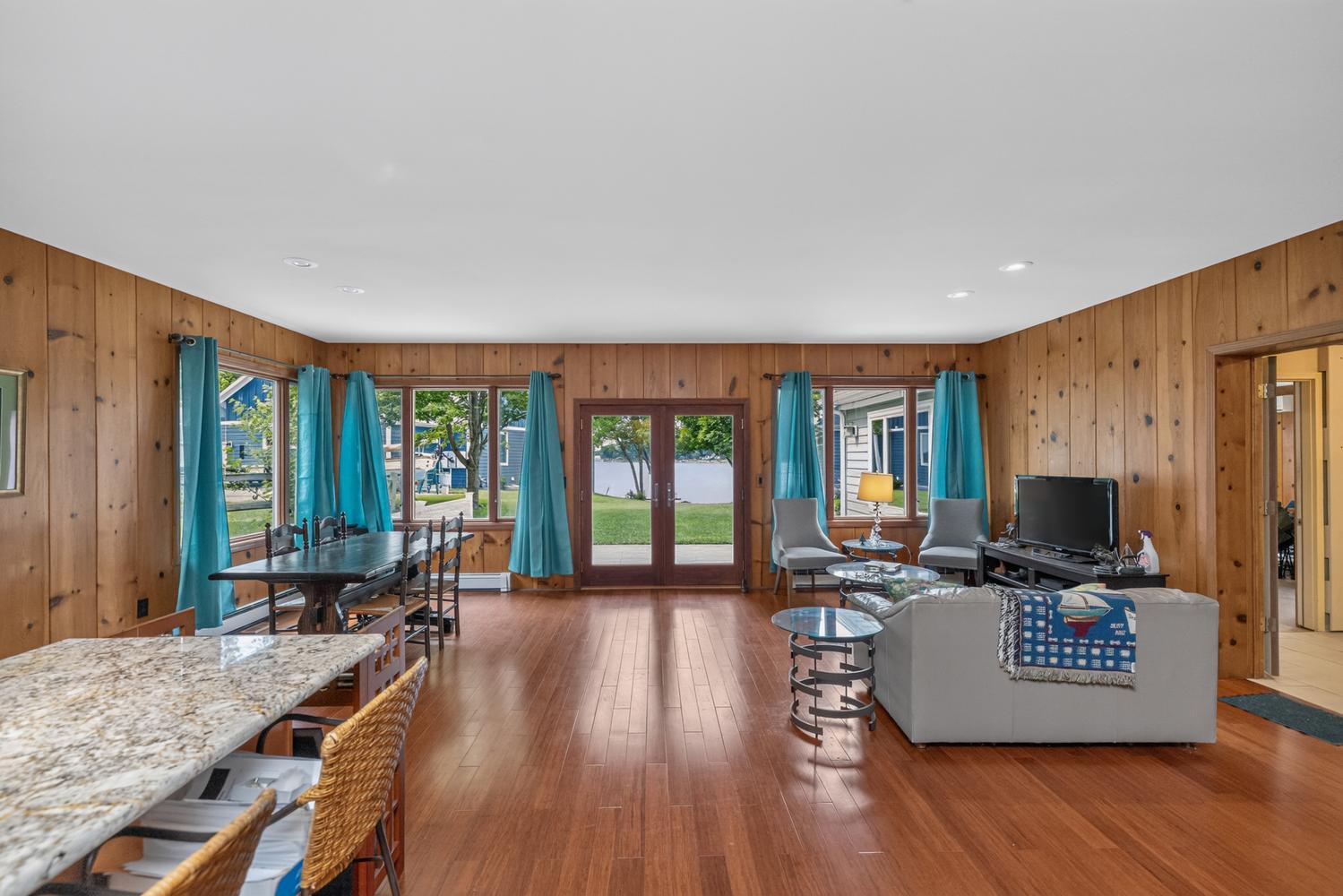 21129 Shore Acres Road Cassopolis MI 49031