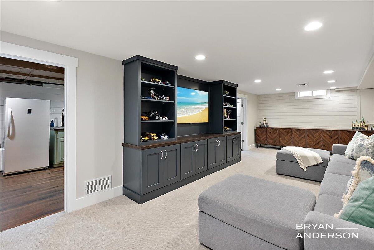 1716 Whitfield Road SE East Grand Rapids MI 49506