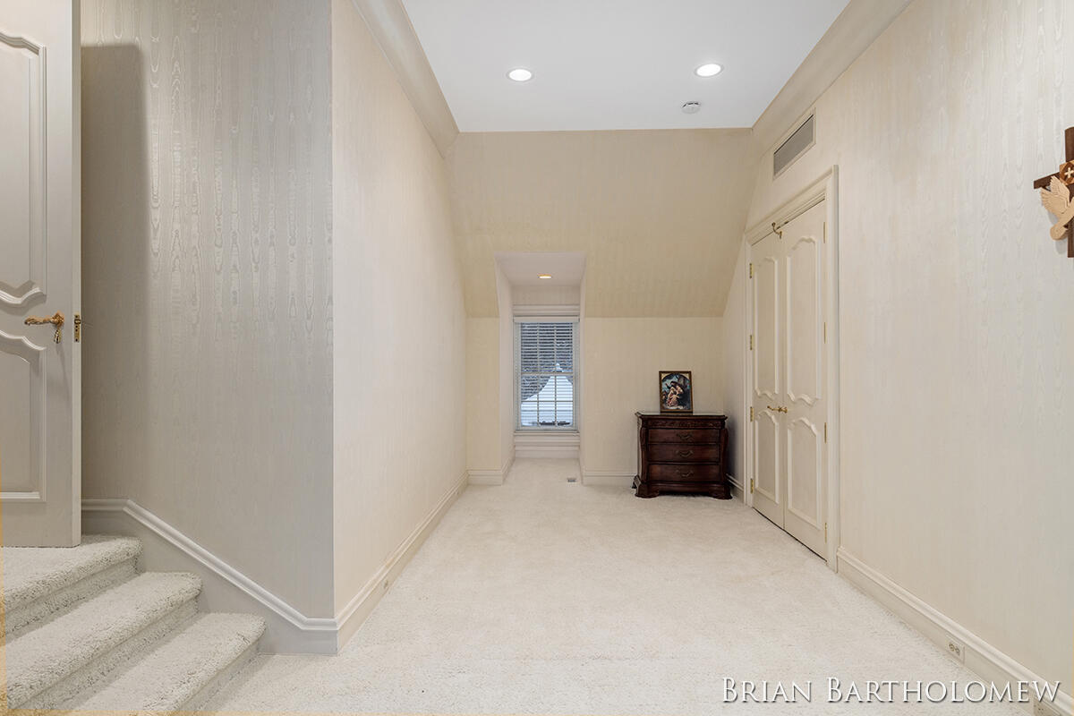 560 Saddlebrook Drive NE Ada MI 49301