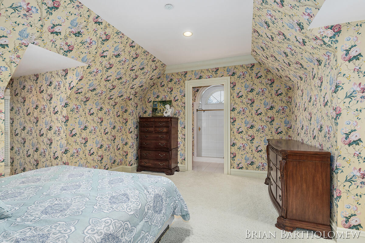 560 Saddlebrook Drive NE Ada MI 49301