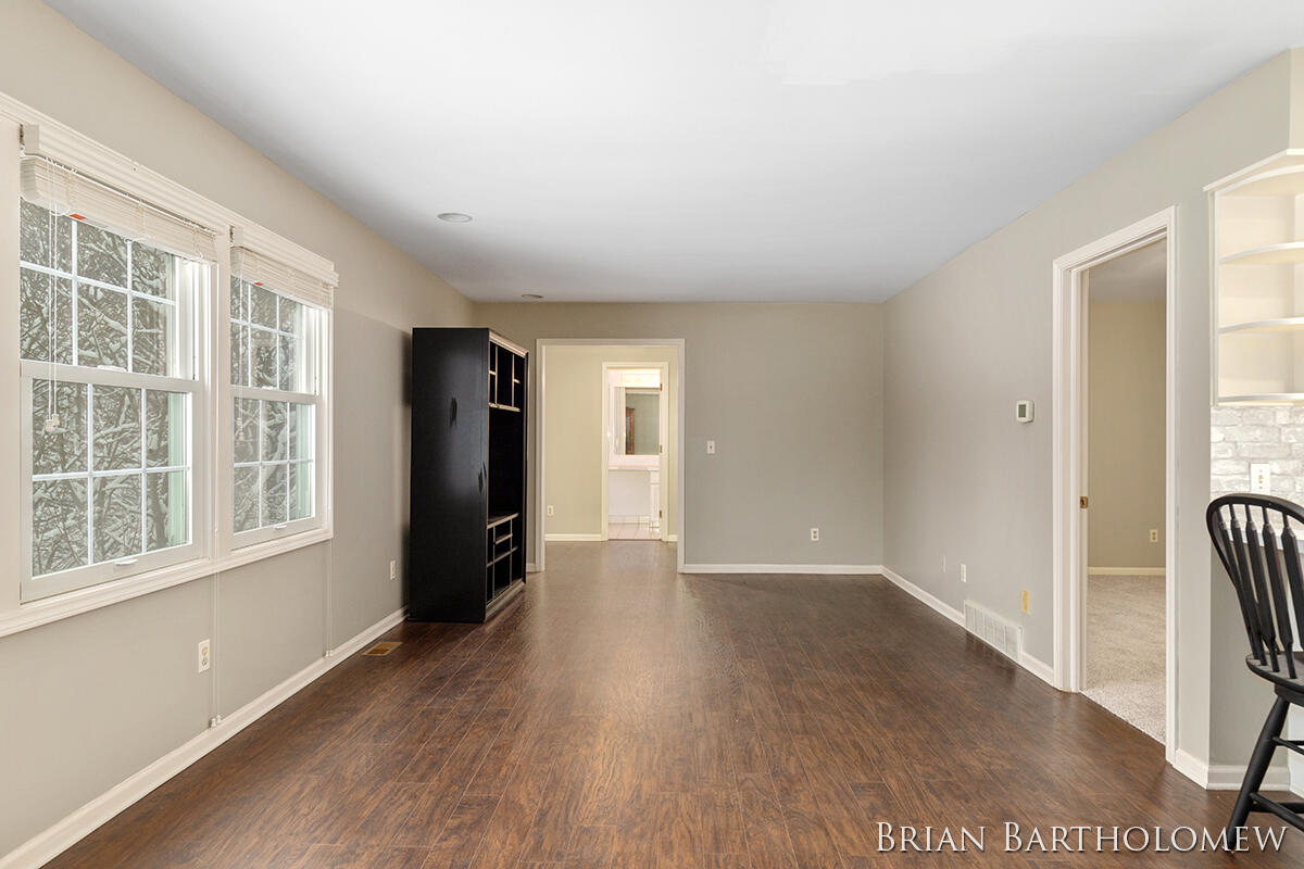 560 Saddlebrook Drive NE Ada MI 49301