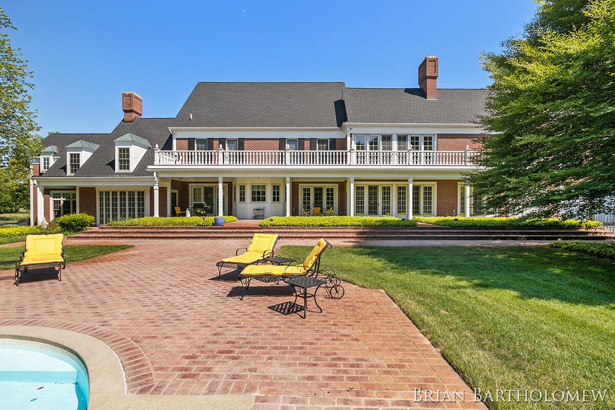 560 Saddlebrook Drive NE Ada MI 49301