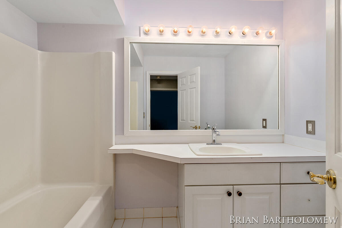 560 Saddlebrook Drive NE Ada MI 49301