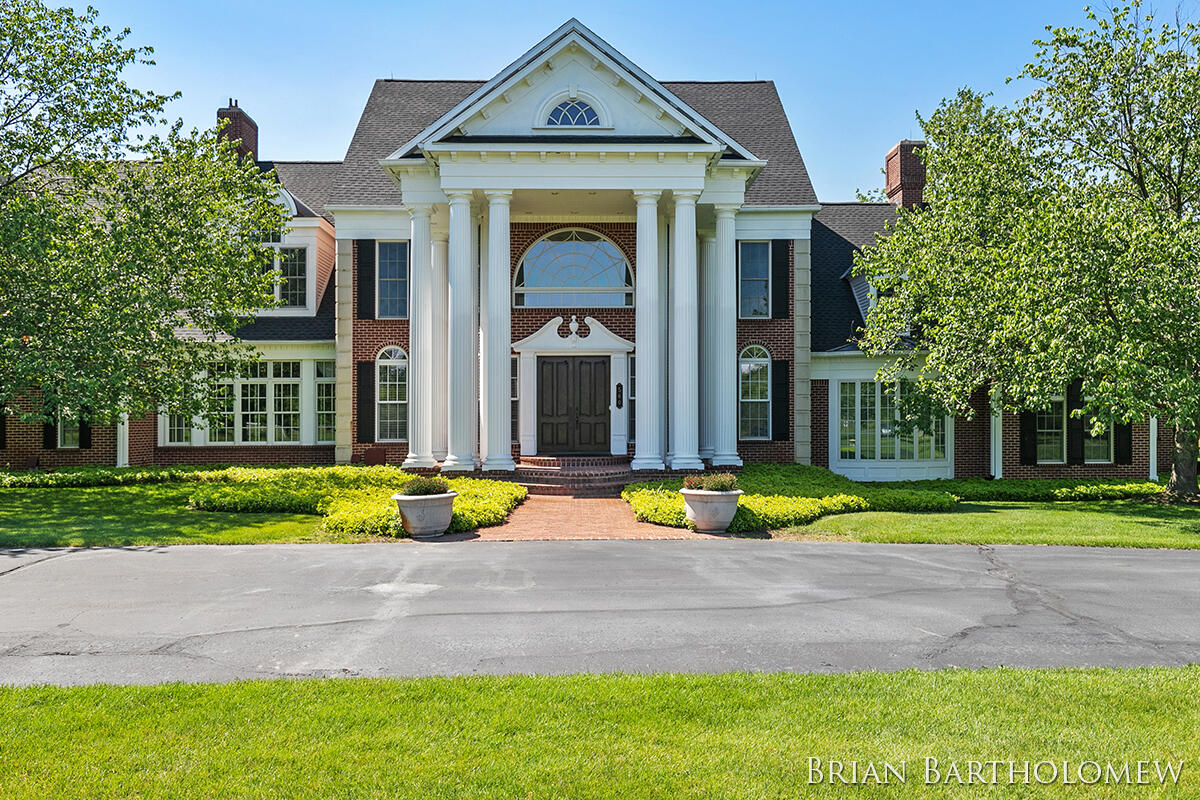 560 Saddlebrook Drive NE Ada MI 49301