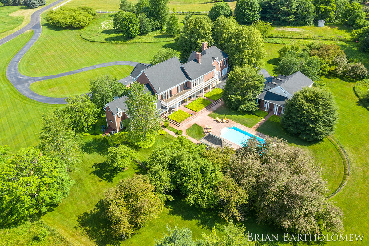 560 Saddlebrook Drive NE Ada MI 49301